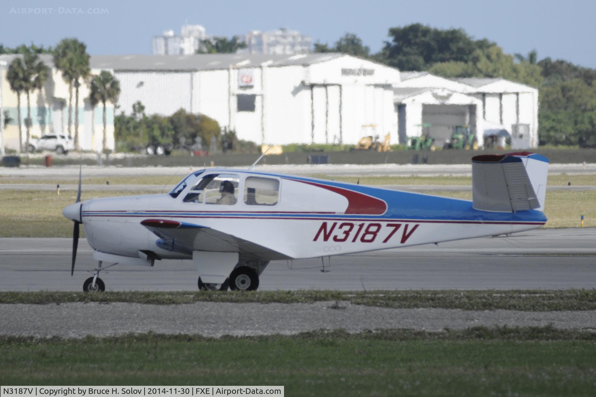N3187V, 1947 Beech 35 Bonanza C/N D-623, Ready for departure on Runway 9