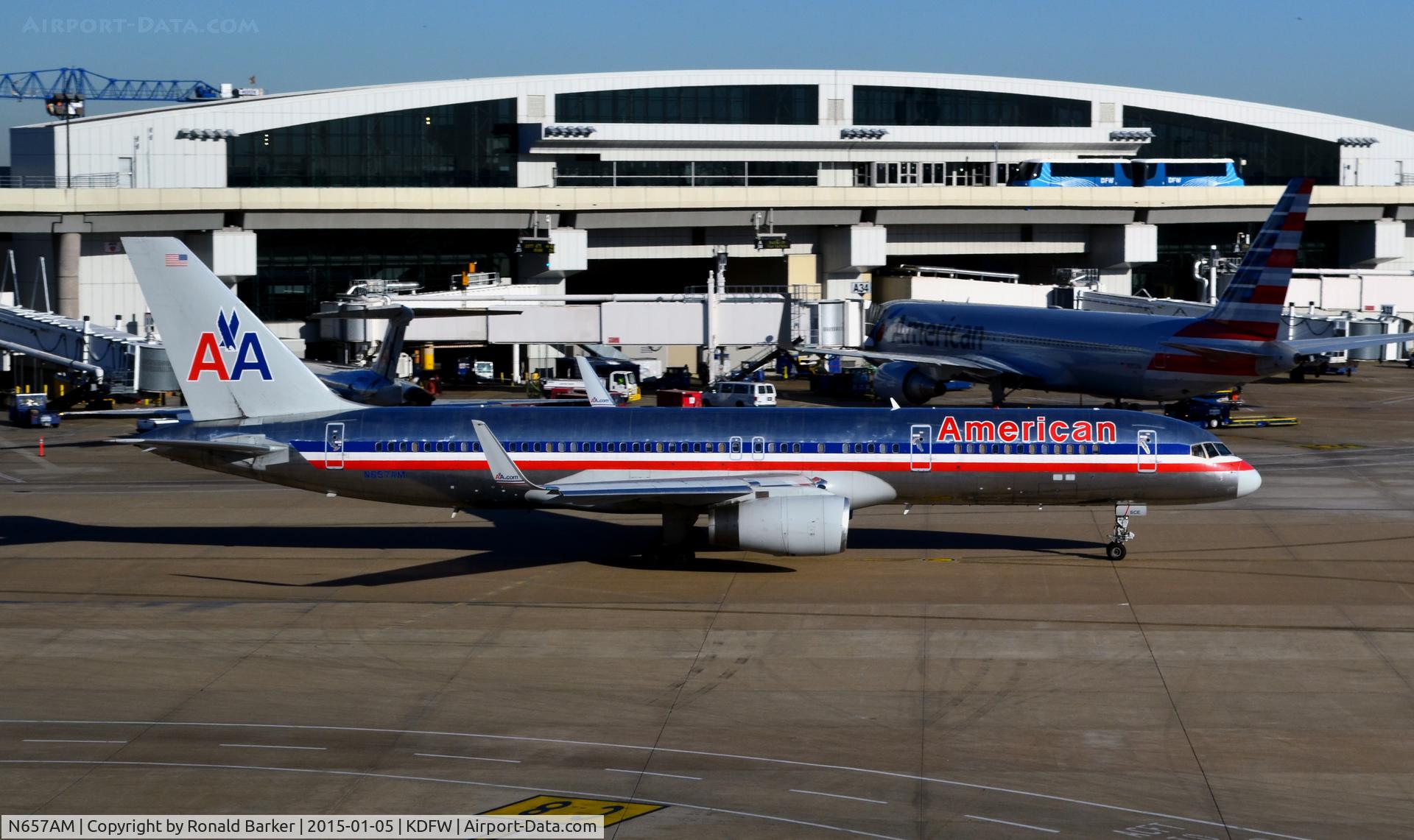 N657AM, 1991 Boeing 757-223 C/N 24615, Taxi DFW