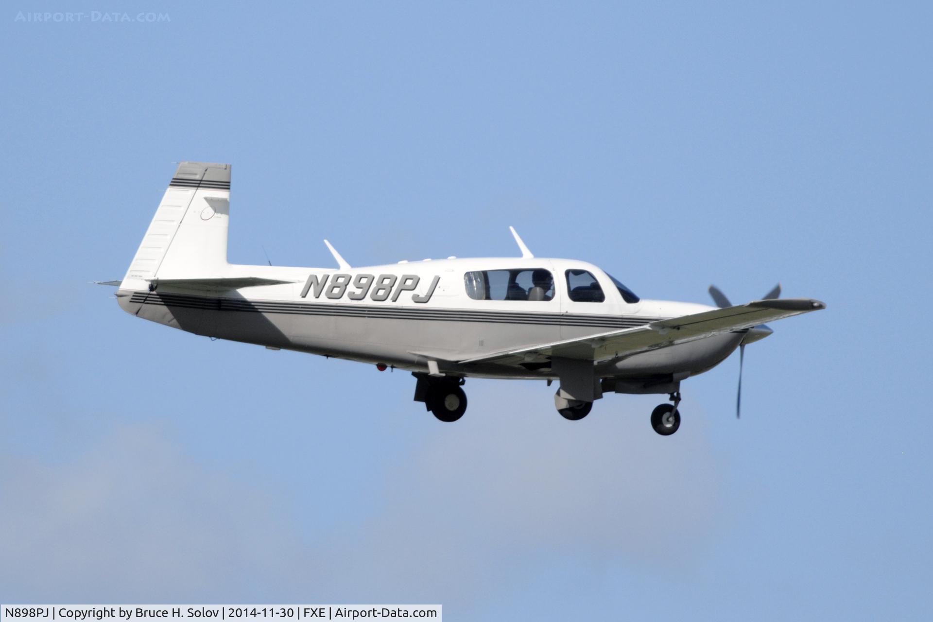 N898PJ, 1997 Mooney M20R Ovation C/N 29-0109, On approach