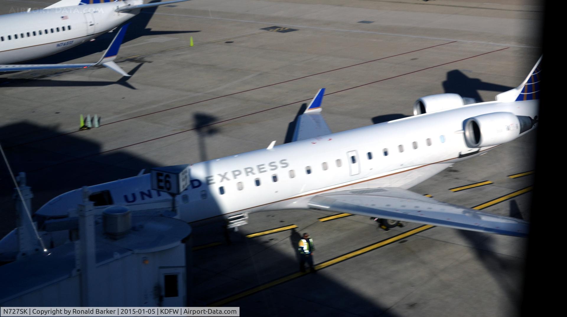 N727SK, 2005 Bombardier CRJ-701ER (CL-600-2C10) Regional Jet C/N 10191, Gate E6 DFW