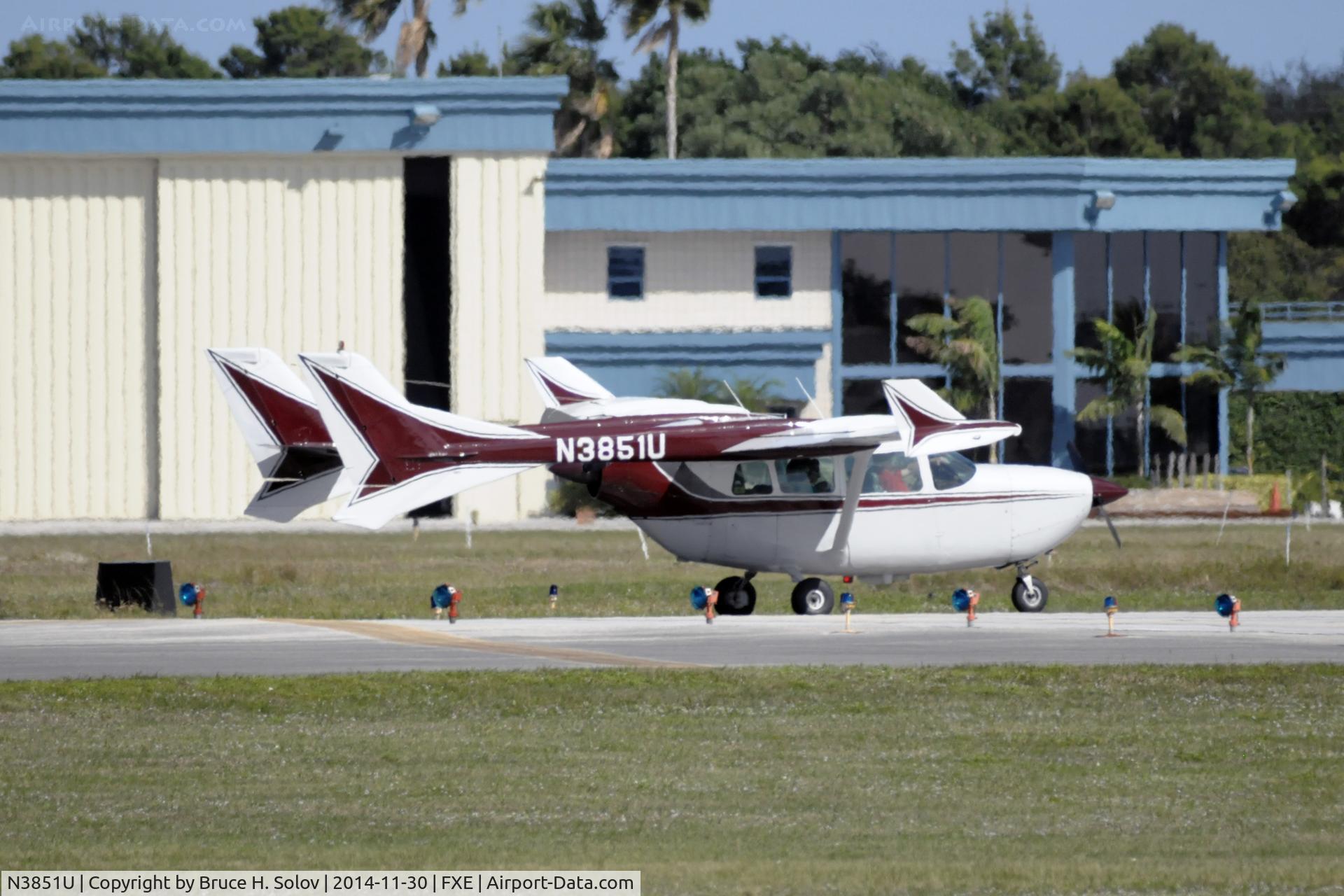 N3851U, 1964 Cessna 336 Skymaster C/N 336-0151, Ready for departure