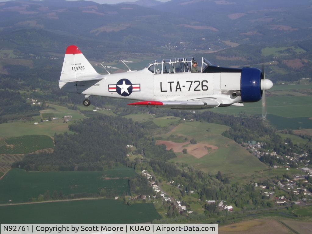 N92761, 1958 North American AT-6G Texan C/N 182-413 (51-14726), In flight Willamette Valley