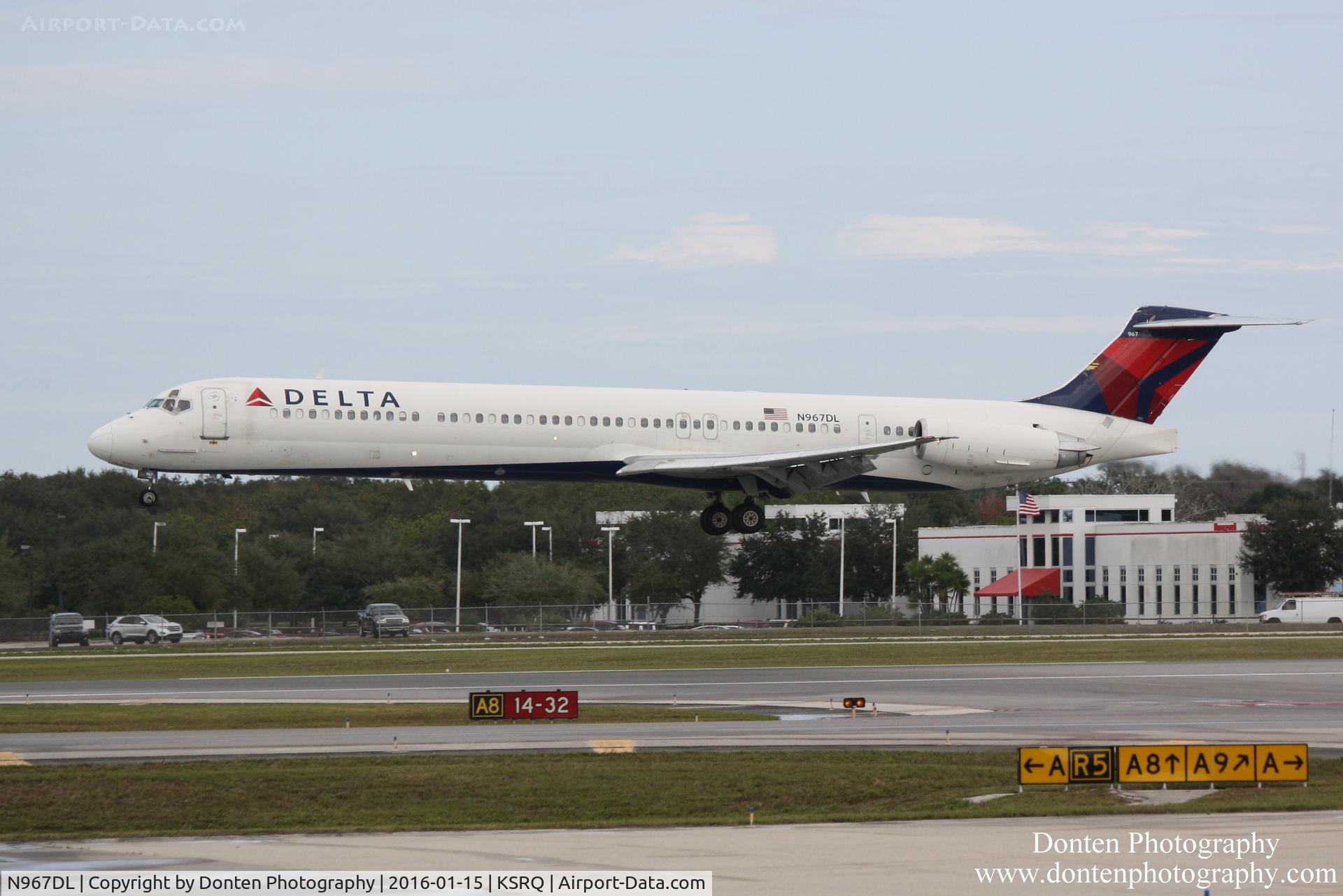 N967DL, 1990 McDonnell Douglas MD-88 C/N 53116, Delta Flight 1725 (N967DL) arrives at Sarasota-Bradenton International Airport following a flight from Hartsfield-Jackson Atlanta International Airport