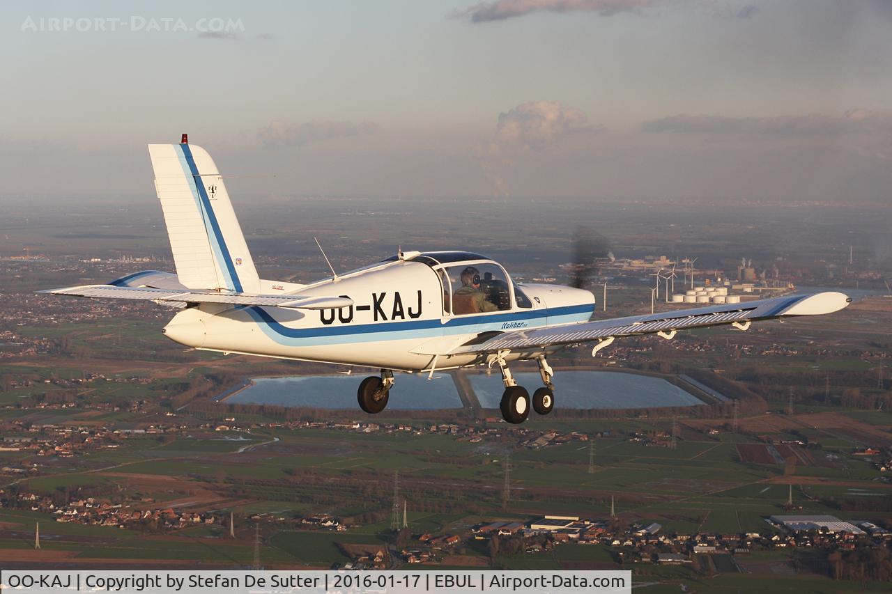 OO-KAJ, 1991 PZL-Okecie PZL-110 Koliber 150 C/N 03900039, In formation with G-NETY