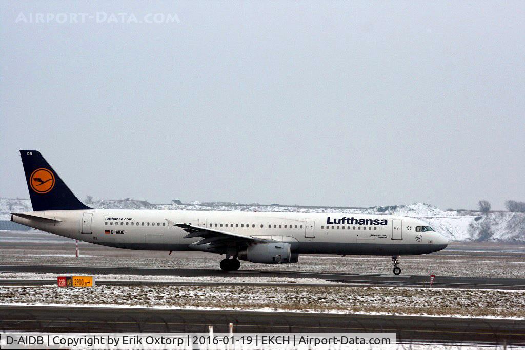 D-AIDB, 2010 Airbus A321-231 C/N 4545, D-AIDB taking off rw 22R