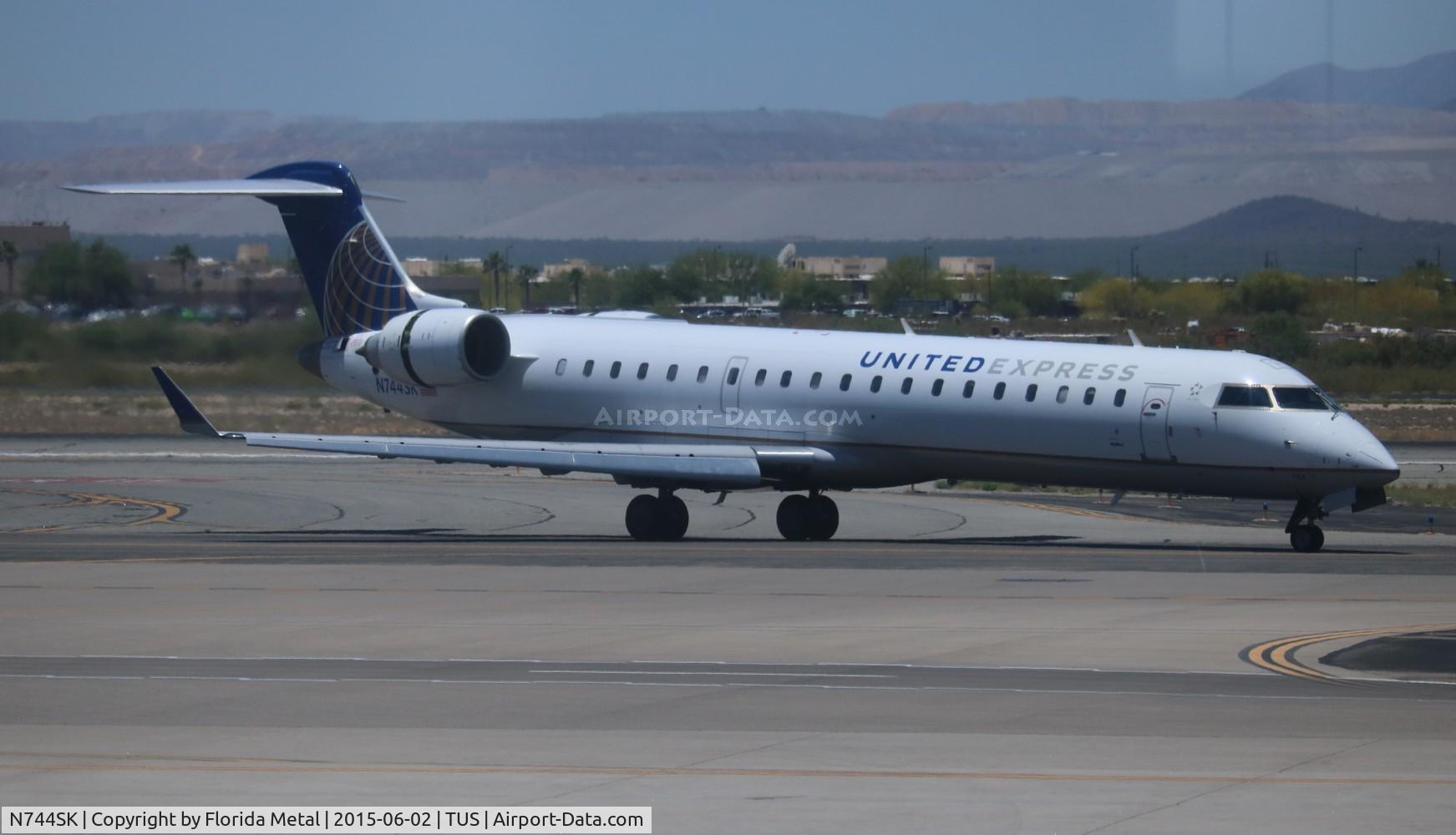 N744SK, 2005 Bombardier CRJ-701 (CL-600-2C10) Regional Jet C/N 10200, United Express