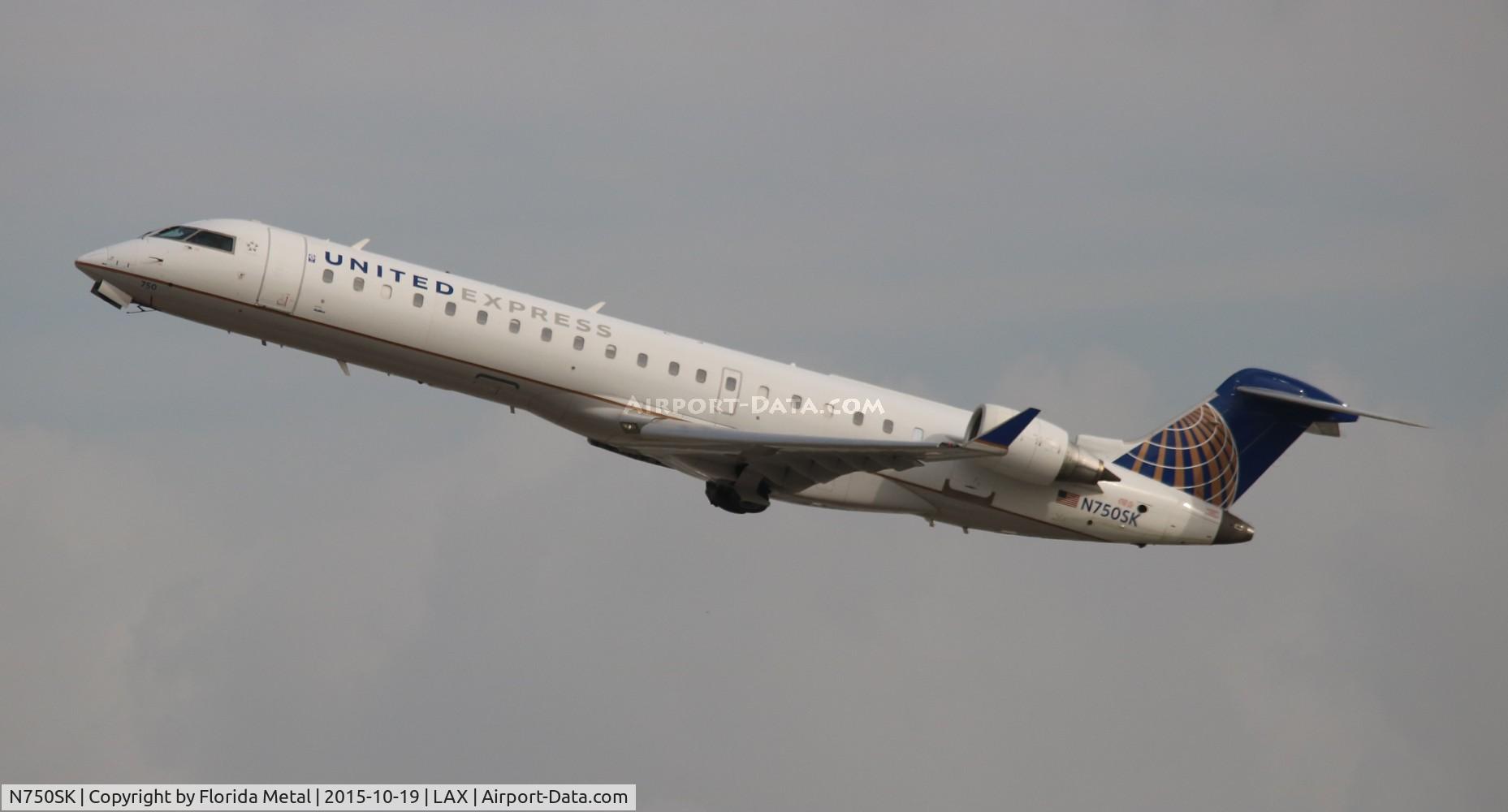 N750SK, 2005 Bombardier CRJ-701ER (CL-600-2C10) Regional Jet C/N 10207, United Express