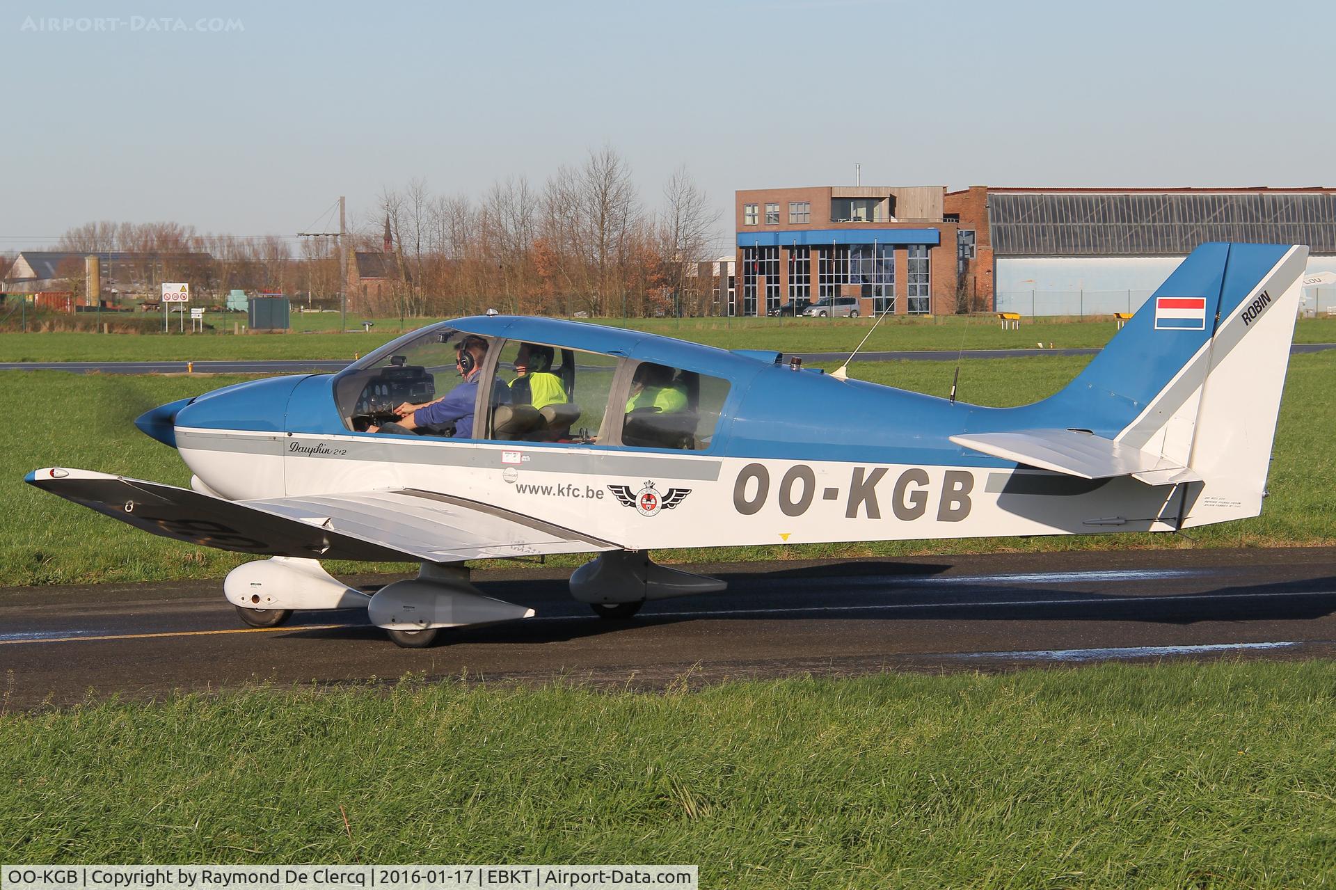 OO-KGB, Robin DR-400-120 Dauphin 2+2 C/N 1797, Engine check before take off.