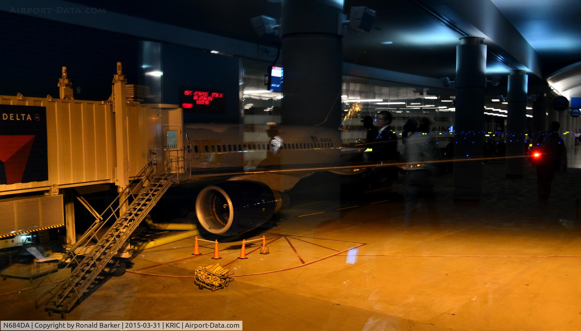N684DA, 1993 Boeing 757-232 C/N 27104, At the gate Richmond
