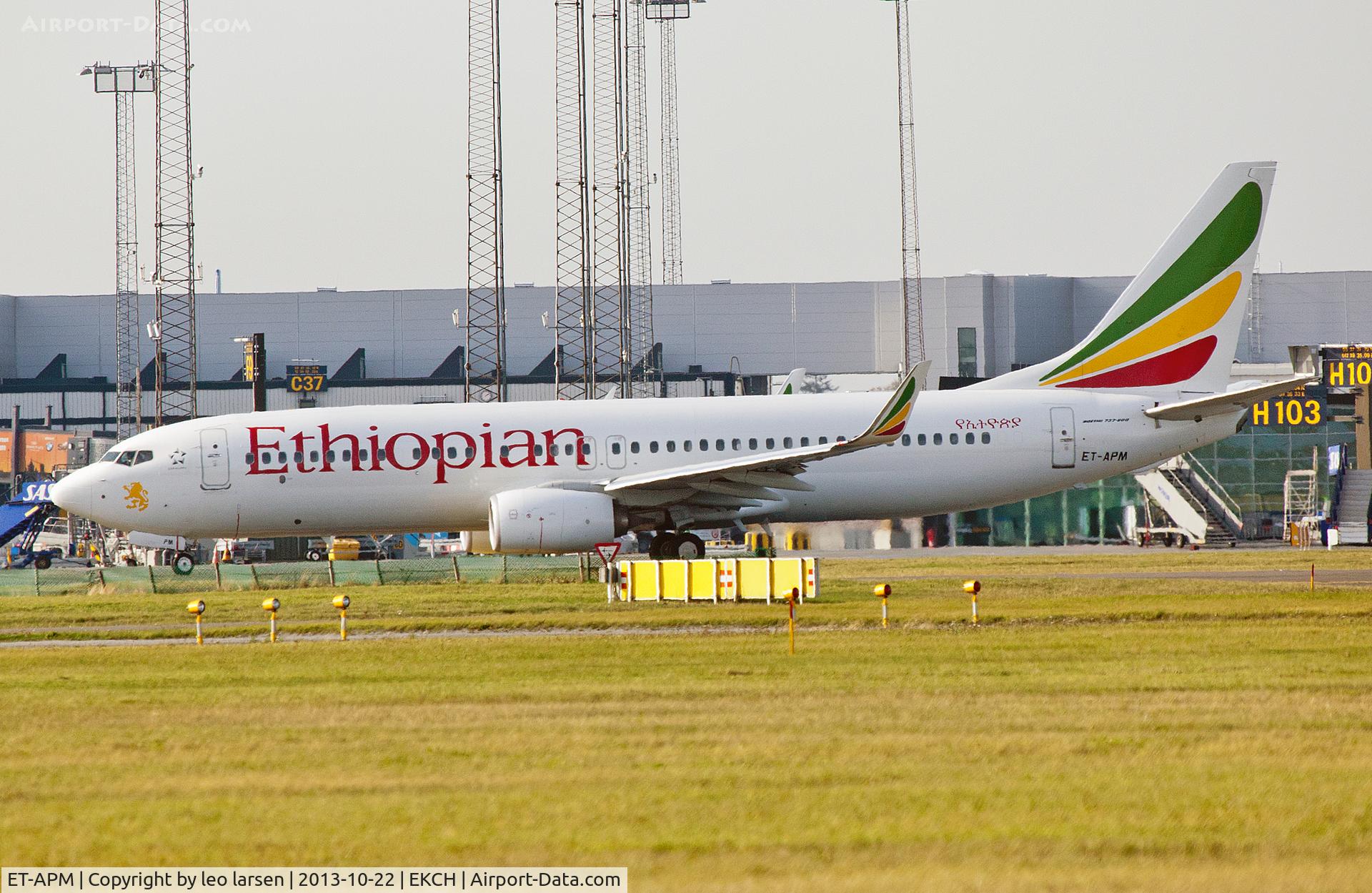 ET-APM, 2012 Boeing 737-860 C/N 40962, Copenhagen 22.10.13