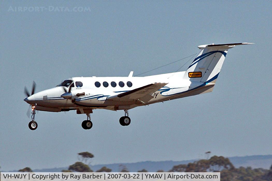 VH-WJY, 2004 Raytheon B200 King Air C/N BB-1875, Beech B200 Super King Air [BB-1875] Avalon~VH 22/03/2007