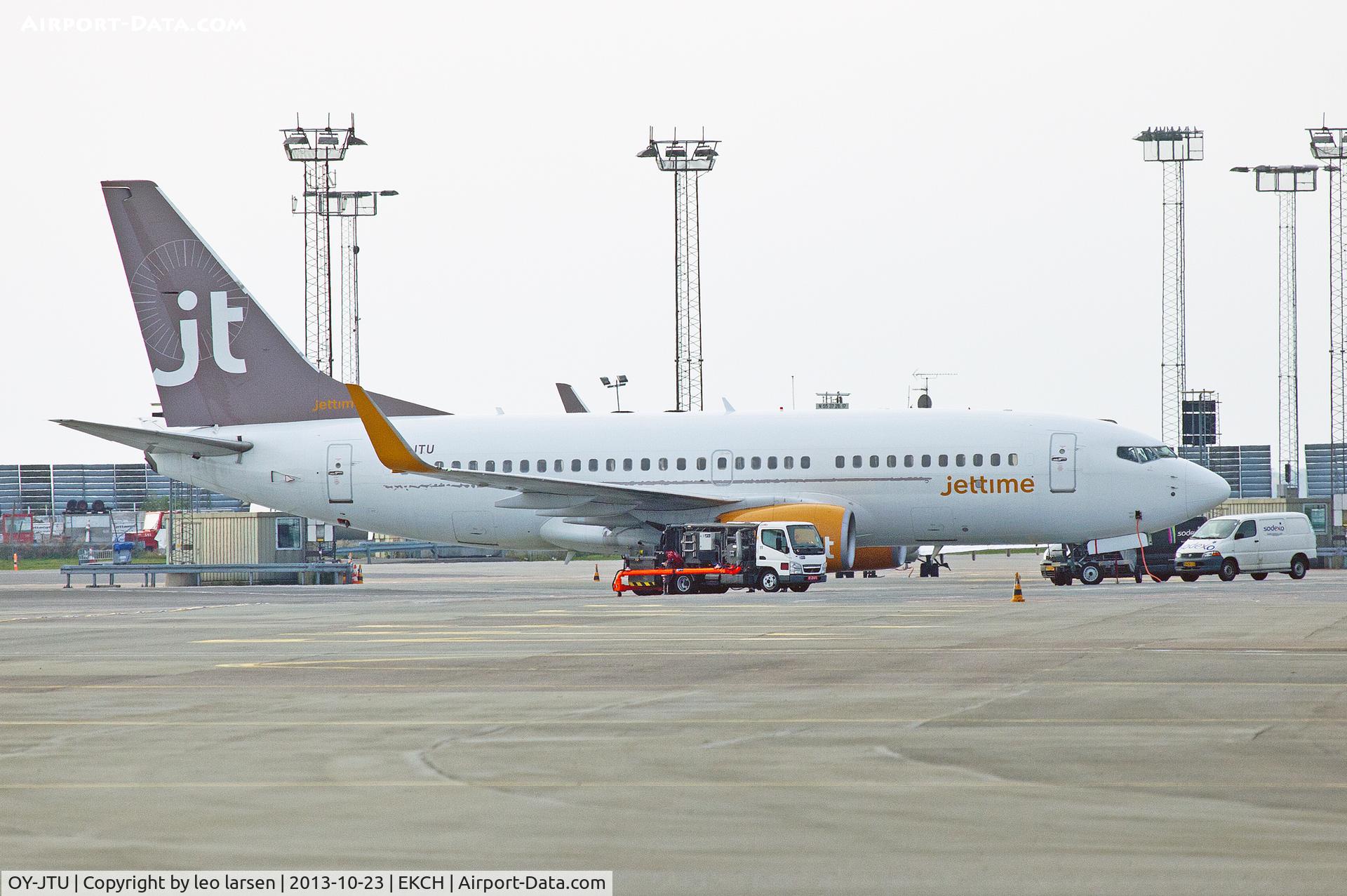 OY-JTU, 1999 Boeing 737-7L9 C/N 28010, Copenhagen 23.10.13