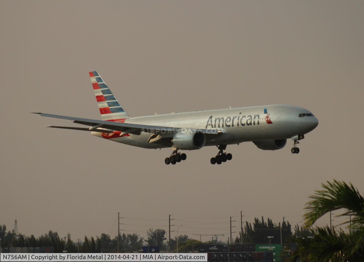 N756AM, 2001 Boeing 777-223 C/N 30264, American