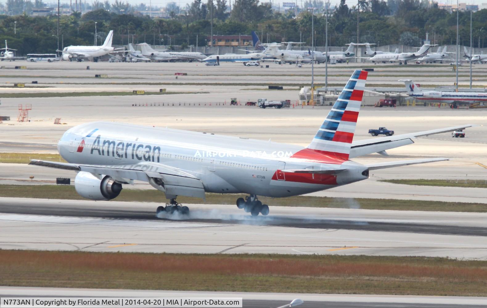 N773AN, 1999 Boeing 777-223 C/N 29583, American
