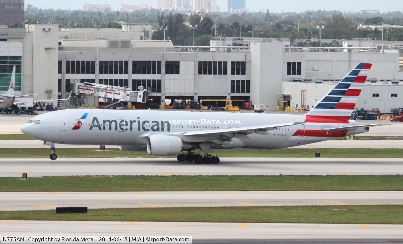 N775AN, 1999 Boeing 777-223 C/N 29584, American