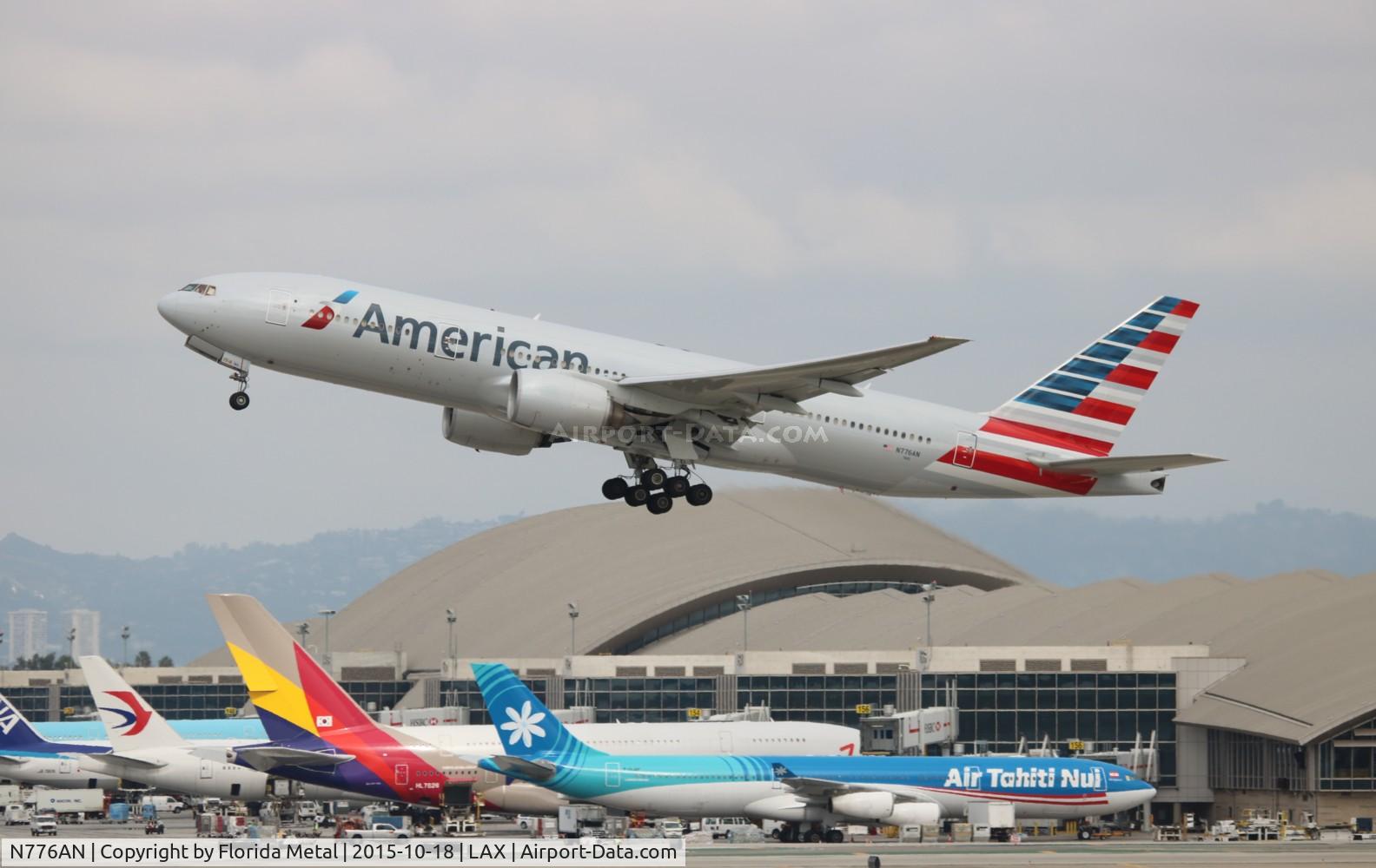 N776AN, 1999 Boeing 777-223 C/N 29582, American