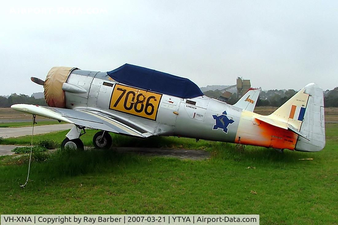 VH-XNA, 1942 North American AT-6C Harvard IIA C/N 88-9754, North American AT-6C Harvard IIa  [88-9754] Tyabb~VH 21/03/2007