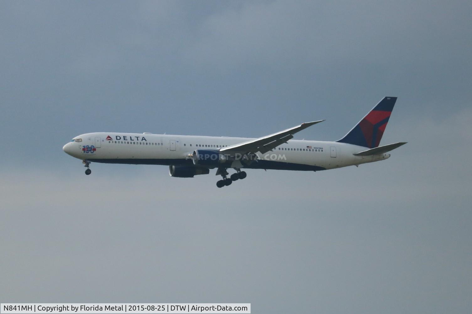 N841MH, 2001 Boeing 767-432/ER C/N 29714, Delta