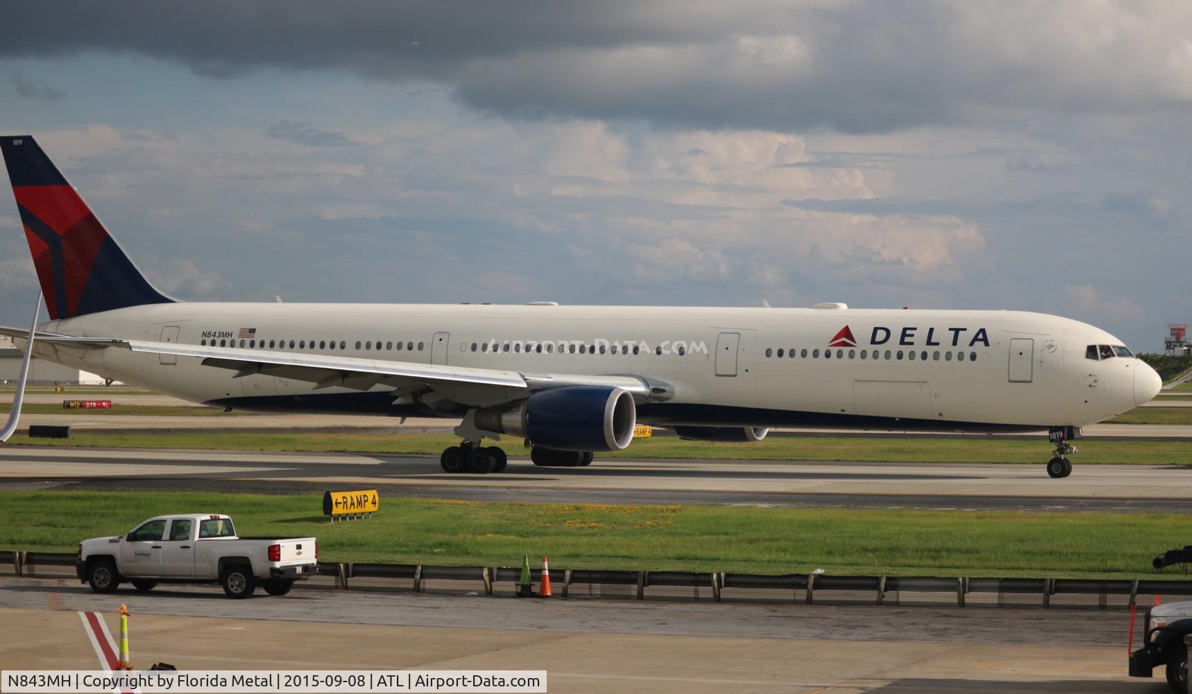 N843MH, 2002 Boeing 767-432/ER C/N 29716, Delta