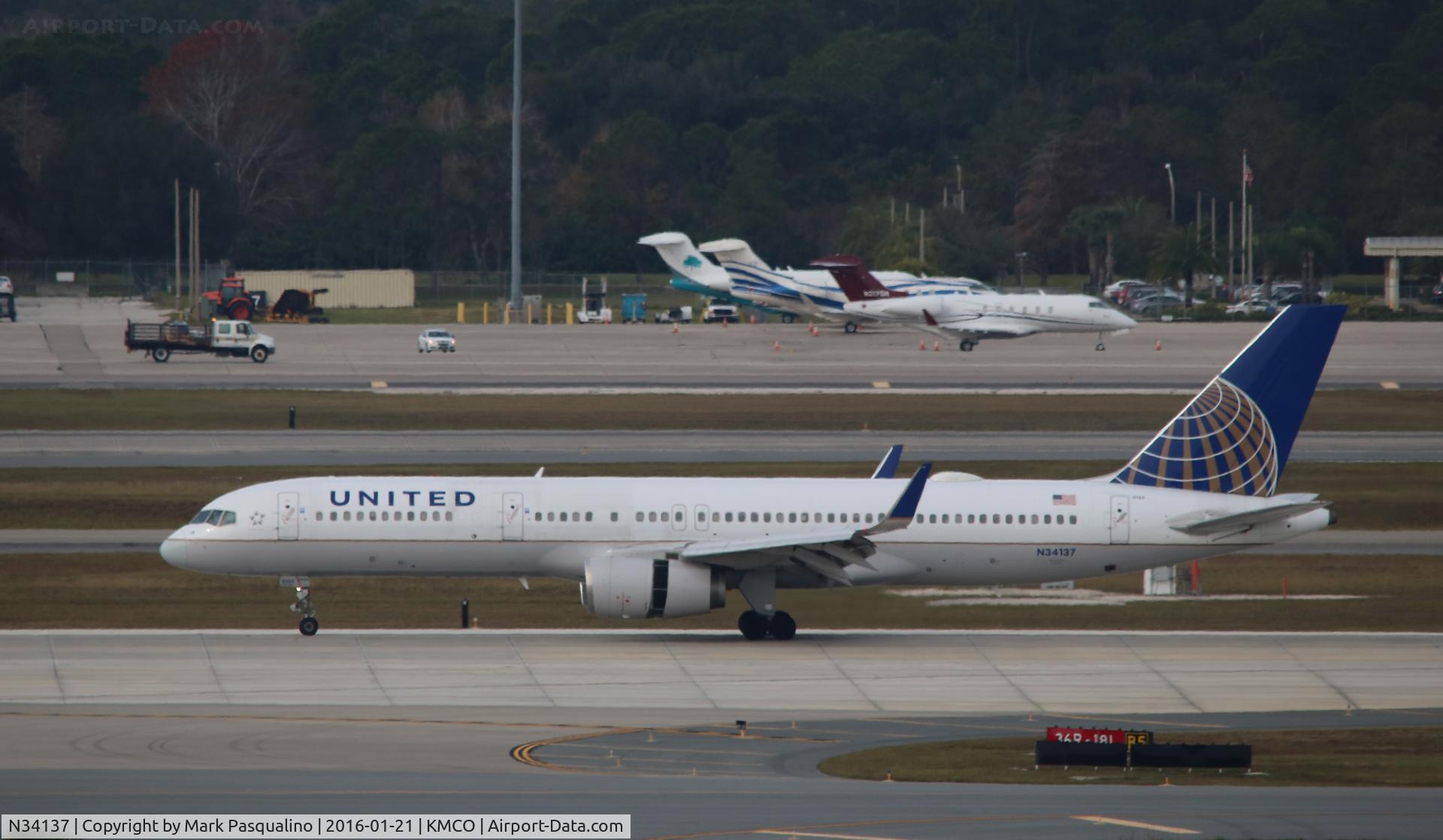 N34137, 1999 Boeing 757-224 C/N 30229, Boeing 757-200