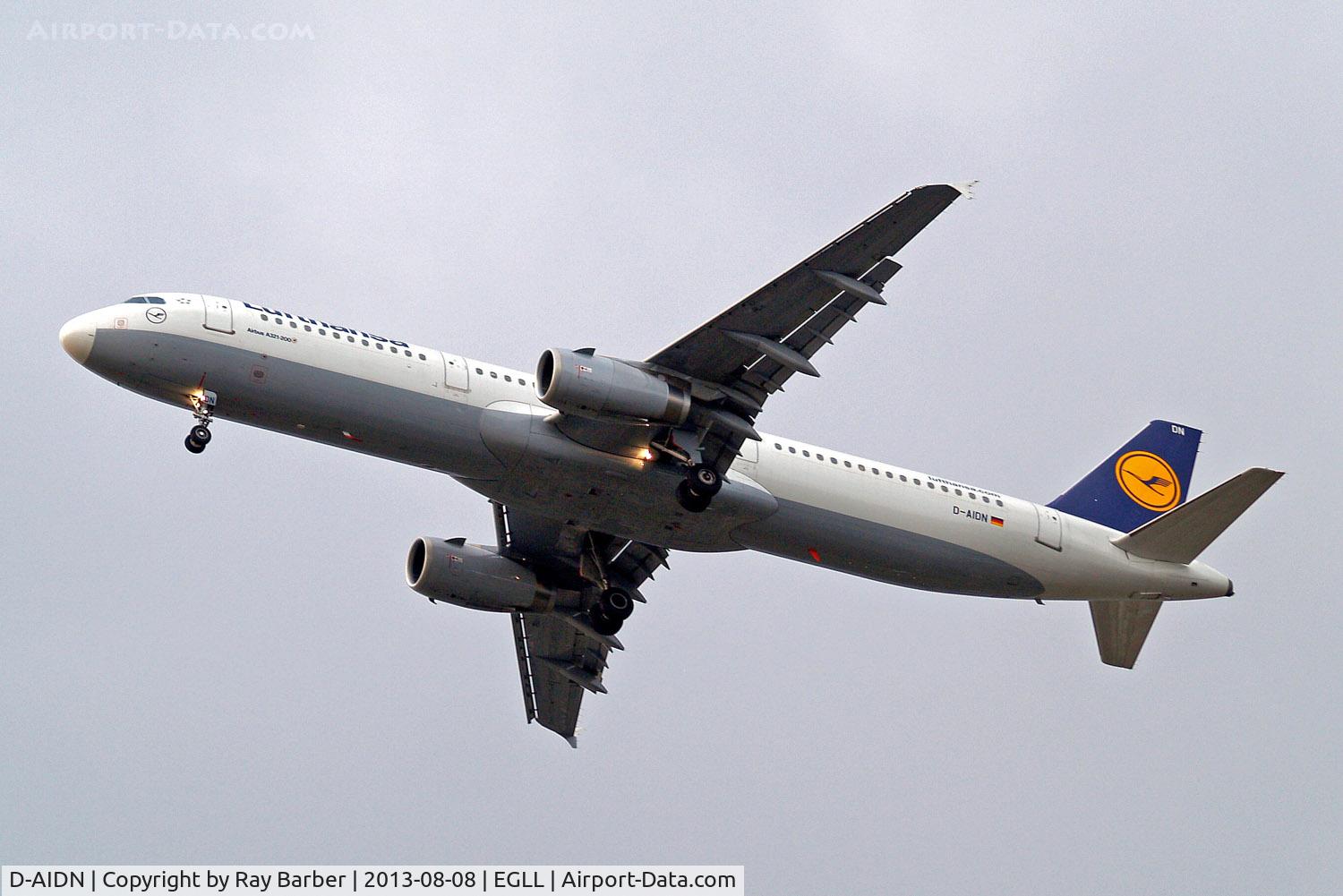 D-AIDN, 2011 Airbus A321-231 C/N 4976, Airbus A321-231 [4976] (Lufthansa) Home~G 08/08/2013. On approach 27R.