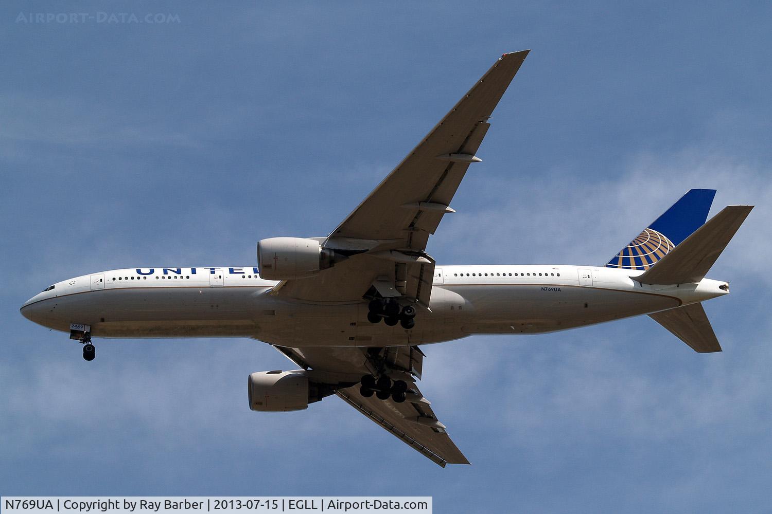 N769UA, 1995 Boeing 777-222 C/N 26921, Boeing 777-222 [26921] (United Airlines) Home~G 15/07/2013. On approach 27R.