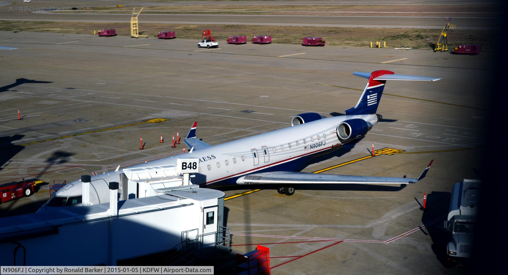 N906FJ, 2003 Bombardier CRJ-900ER (CL-600-2D24) C/N 15006, Gate B48  DFW