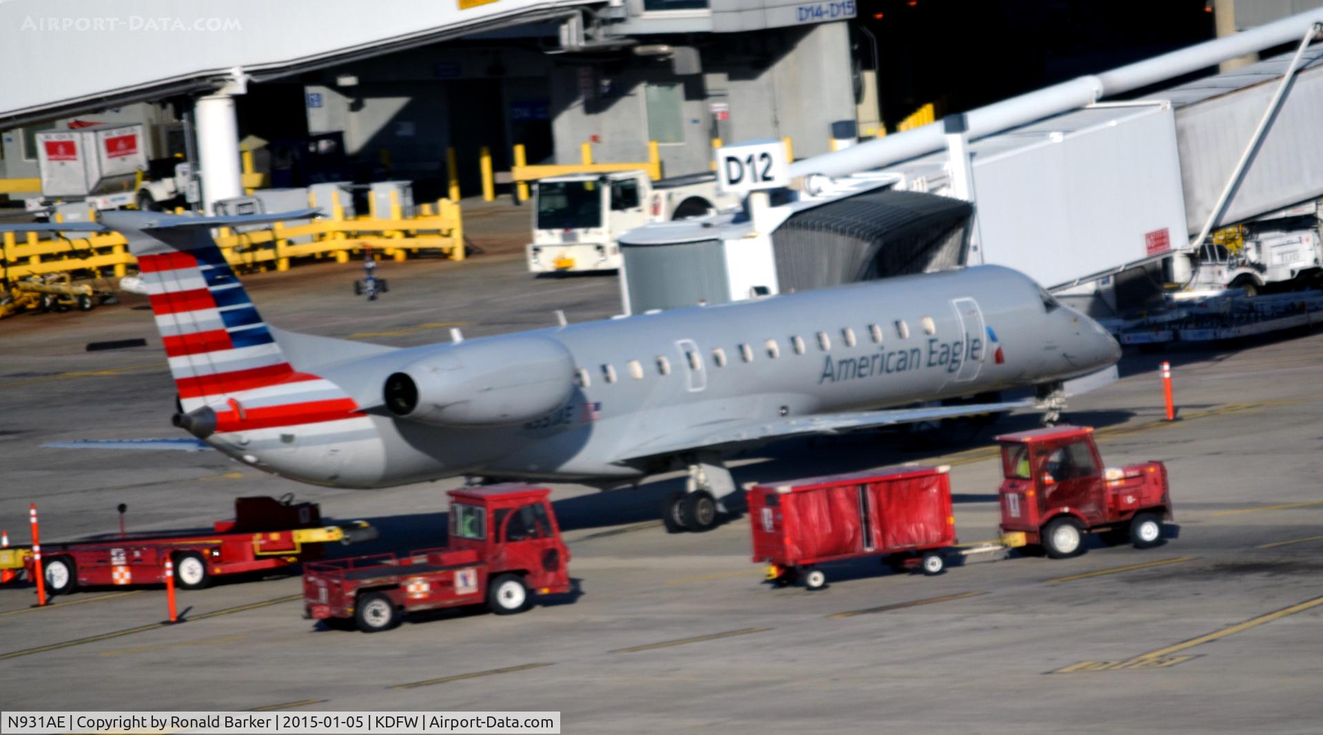 N931AE, 2005 Embraer ERJ-145LR (EMB-145LR) C/N 14500912, Gate D11 DFW