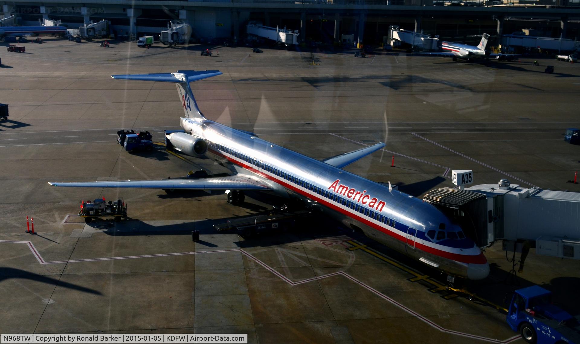 N968TW, 1999 McDonnell Douglas MD-83 (DC-9-83) C/N 53618, Gate A35 DFW
