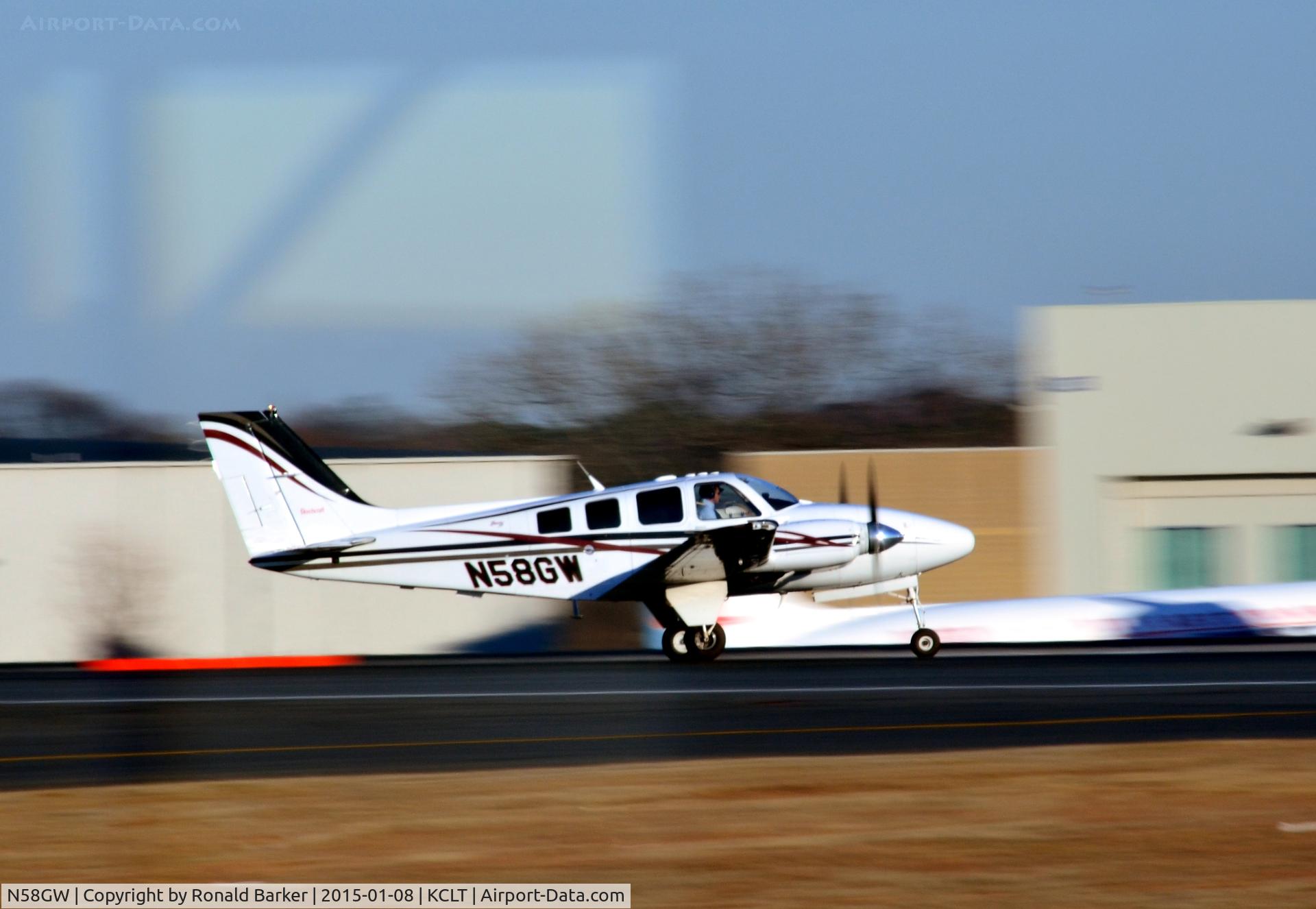 N58GW, Raytheon Aircraft Company 58 C/N TH-2048, Takeoff CLT