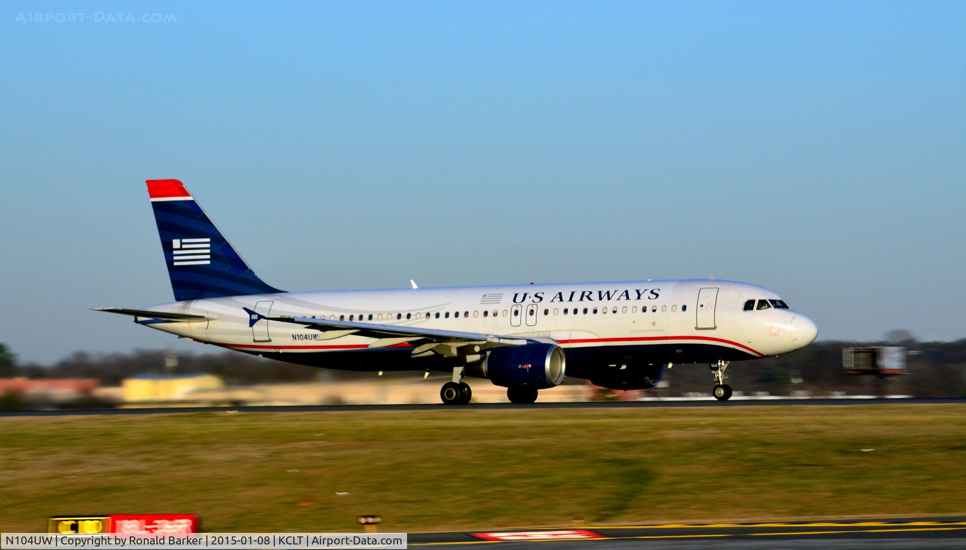 N104UW, 1999 Airbus A320-214 C/N 0863, Takeoff CLT