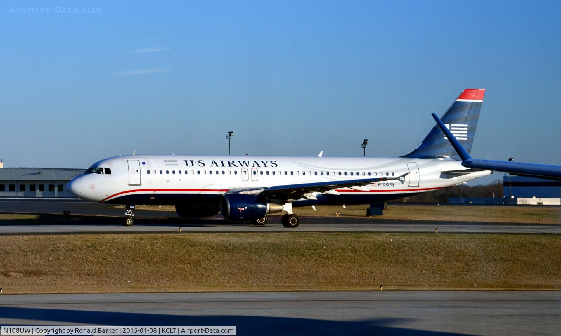 N108UW, 1999 Airbus A320-214 C/N 1061, Taxi CLT