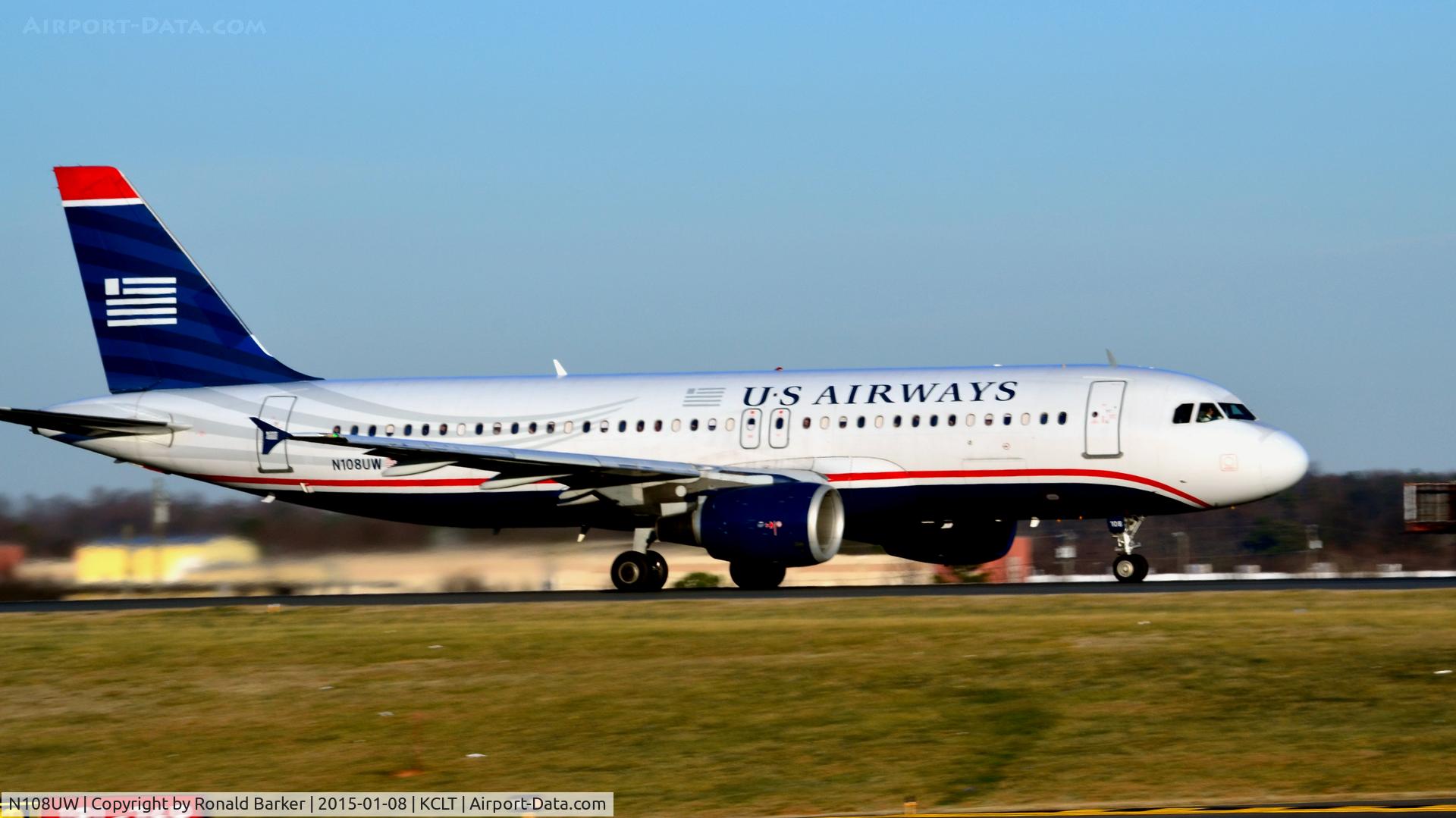 N108UW, 1999 Airbus A320-214 C/N 1061, Takeoff CLT