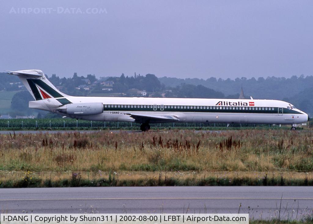 I-DANG, 1992 McDonnell Douglas MD-82 (DC-9-82) C/N 53176/1972, Taxiing to the Terminal... Additional 'Team' patch...