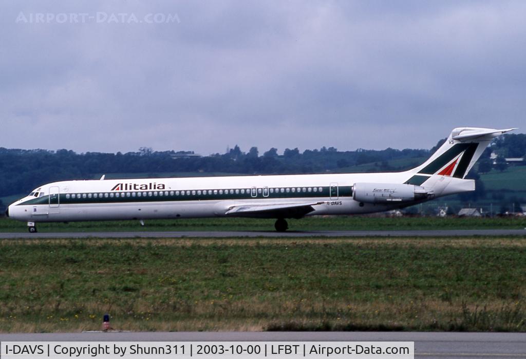 I-DAVS, 1989 McDonnell Douglas MD-82 (DC-9-82) C/N 49551, Landing rwy 02