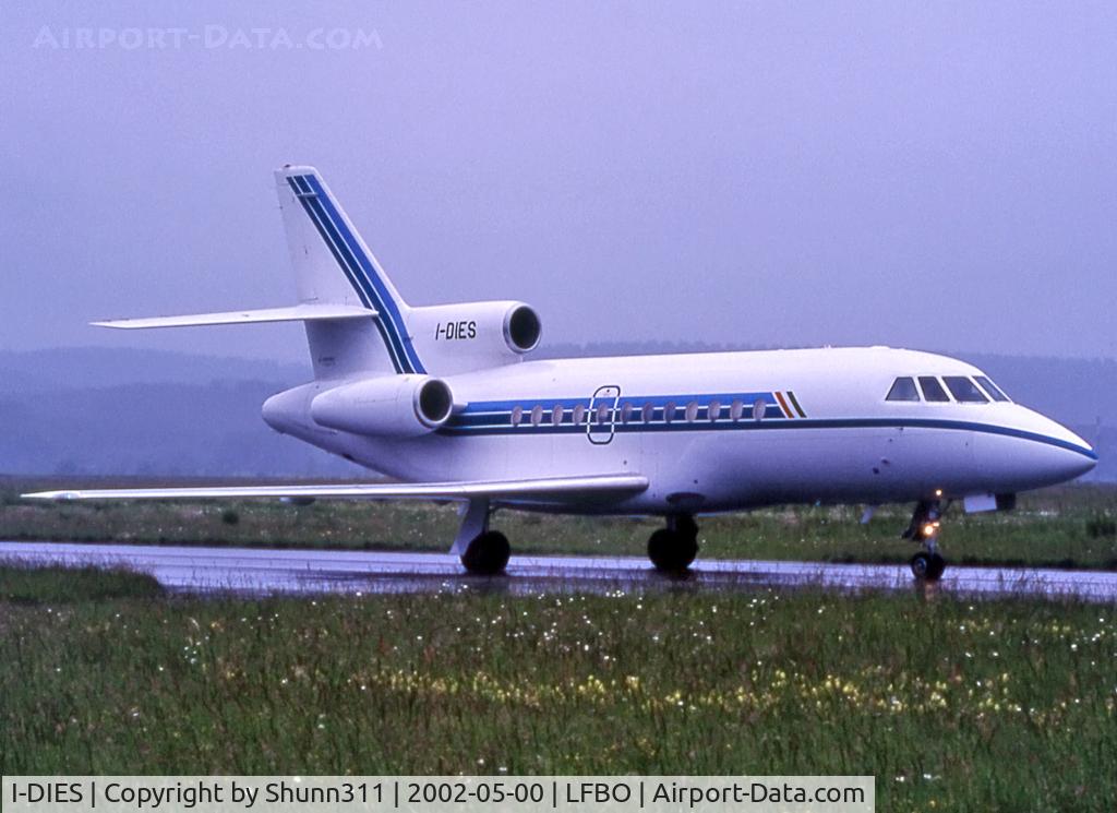 I-DIES, 1987 Dassault Falcon 900 C/N 30, Taxiing to the Terminal...