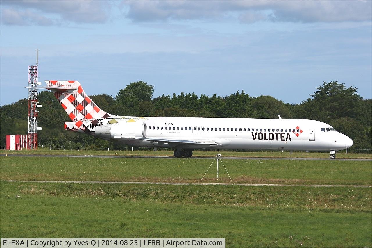 EI-EXA, 2003 Boeing 717-2BL C/N 55172, Boeing 717-2BL, Taxiing to holding point  rwy 25L, Brest-Bretagne Airport (LFRB-BES)