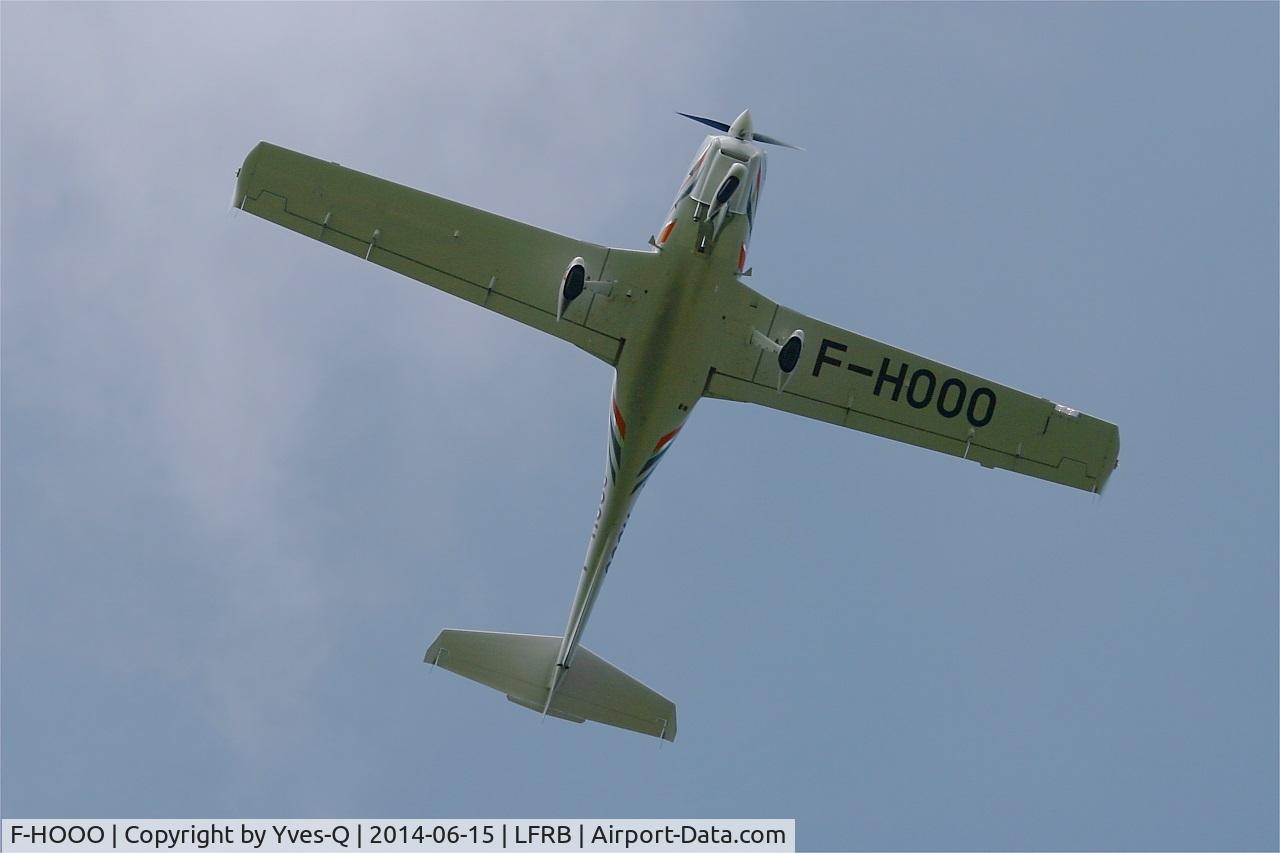 F-HOOO, 2013 Diamond DA-40 Diamond Star C/N D4.144, Diamond DA-40 Diamond Star, Take off rwy 07R, Brest-Bretagne Airport (LFRB-BES)