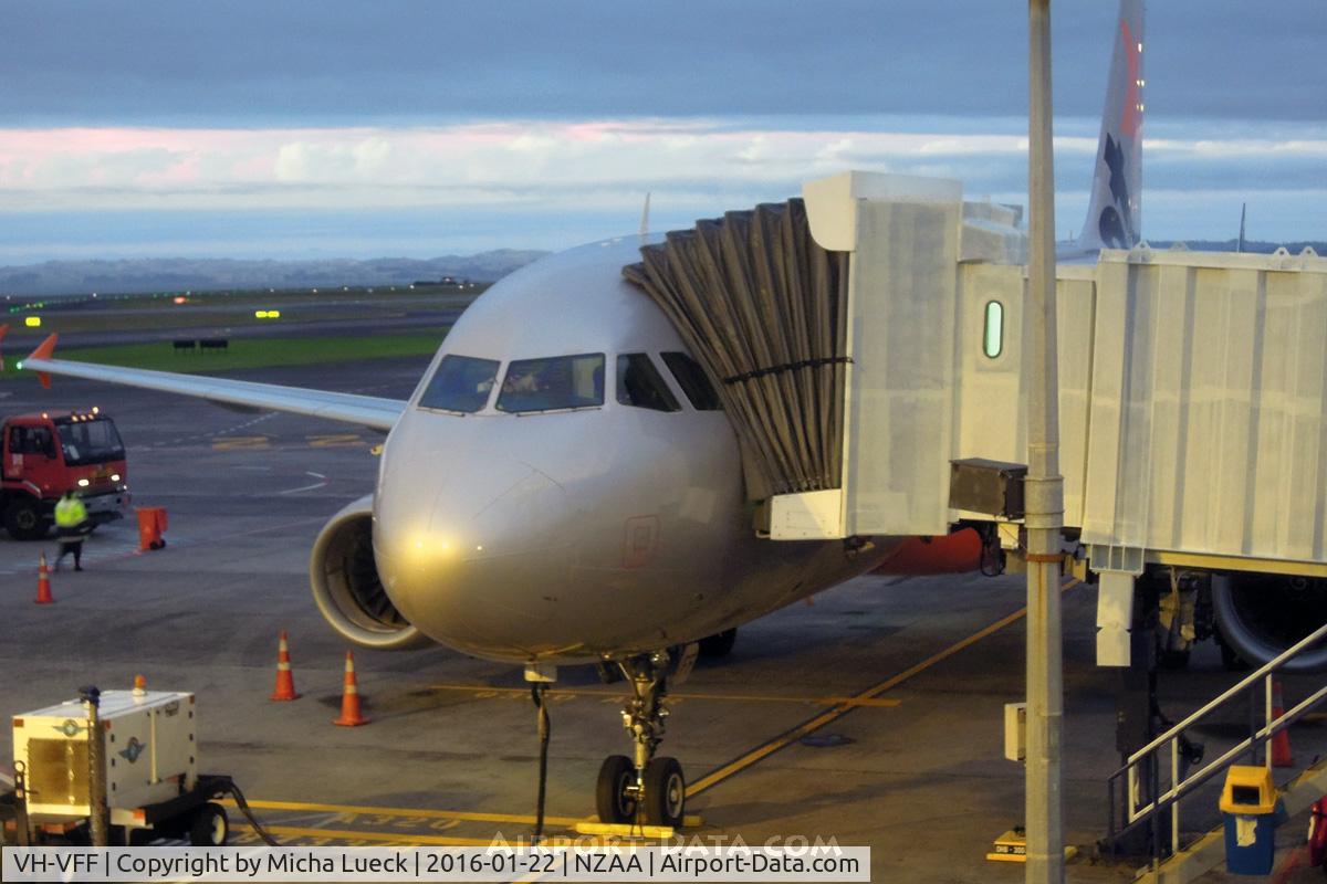 VH-VFF, 2012 Airbus A320-232 C/N 5039, 6:20am in Auckland
