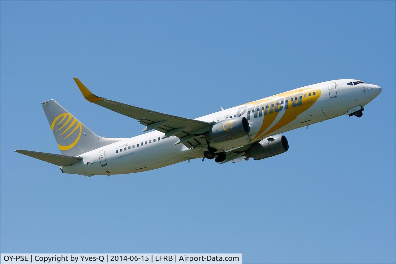 OY-PSE, 2000 Boeing 737-809 C/N 30664, Boeing 737-809, Take-off Rwy 07R, Brest-Bretagne Airport (LFRB-BES)