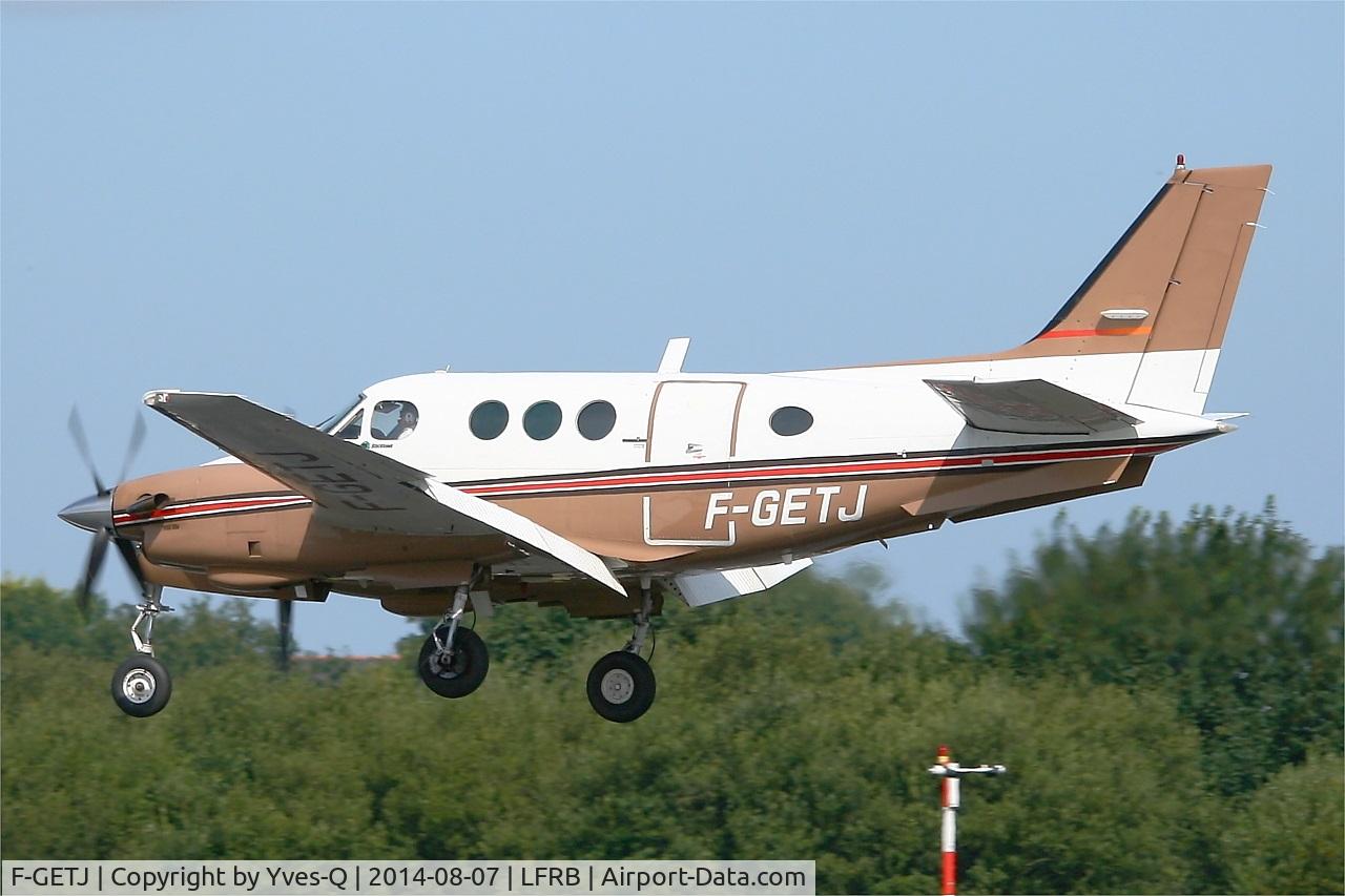 F-GETJ, 1978 Beech E90 King Air C/N LW-296, Beech E90 King Air, On final rwy 25L, Brest-Bretagne Airport (LFRB-BES)