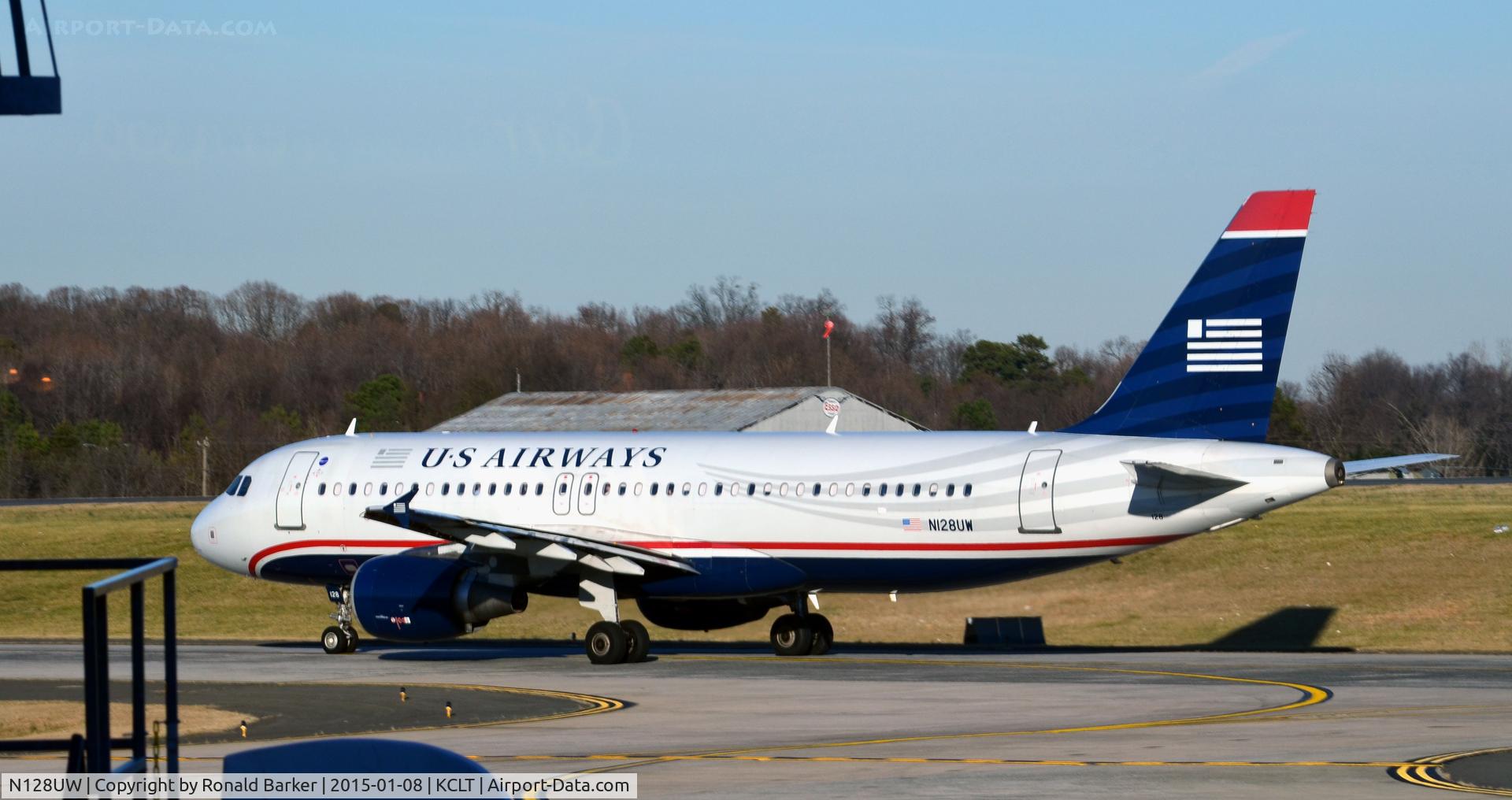 N128UW, 2010 Airbus A320-214 C/N 4242, Taxi CLT