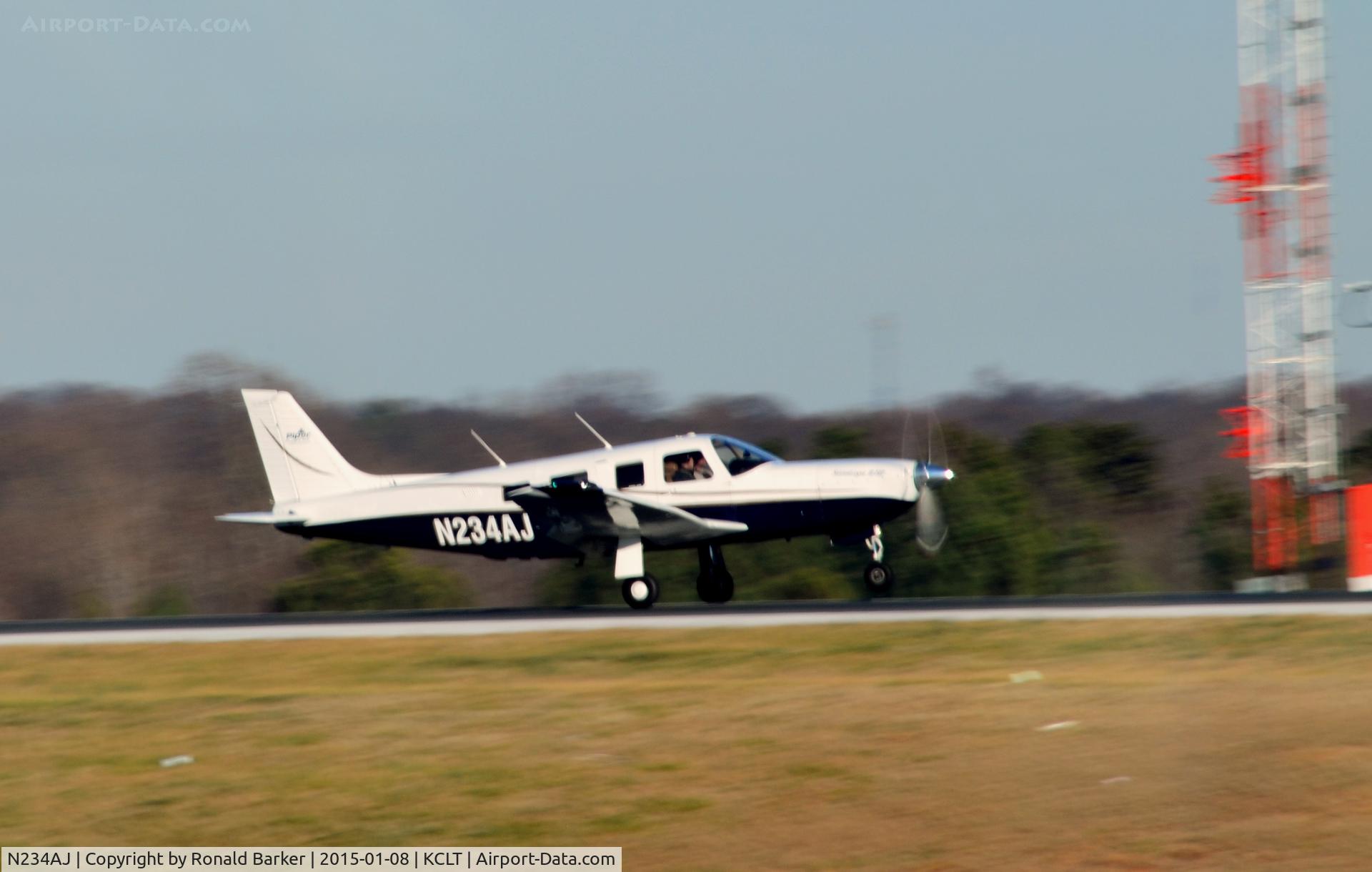 N234AJ, 1995 Piper PA-32R-301 C/N 3246008, Takeoff CLT