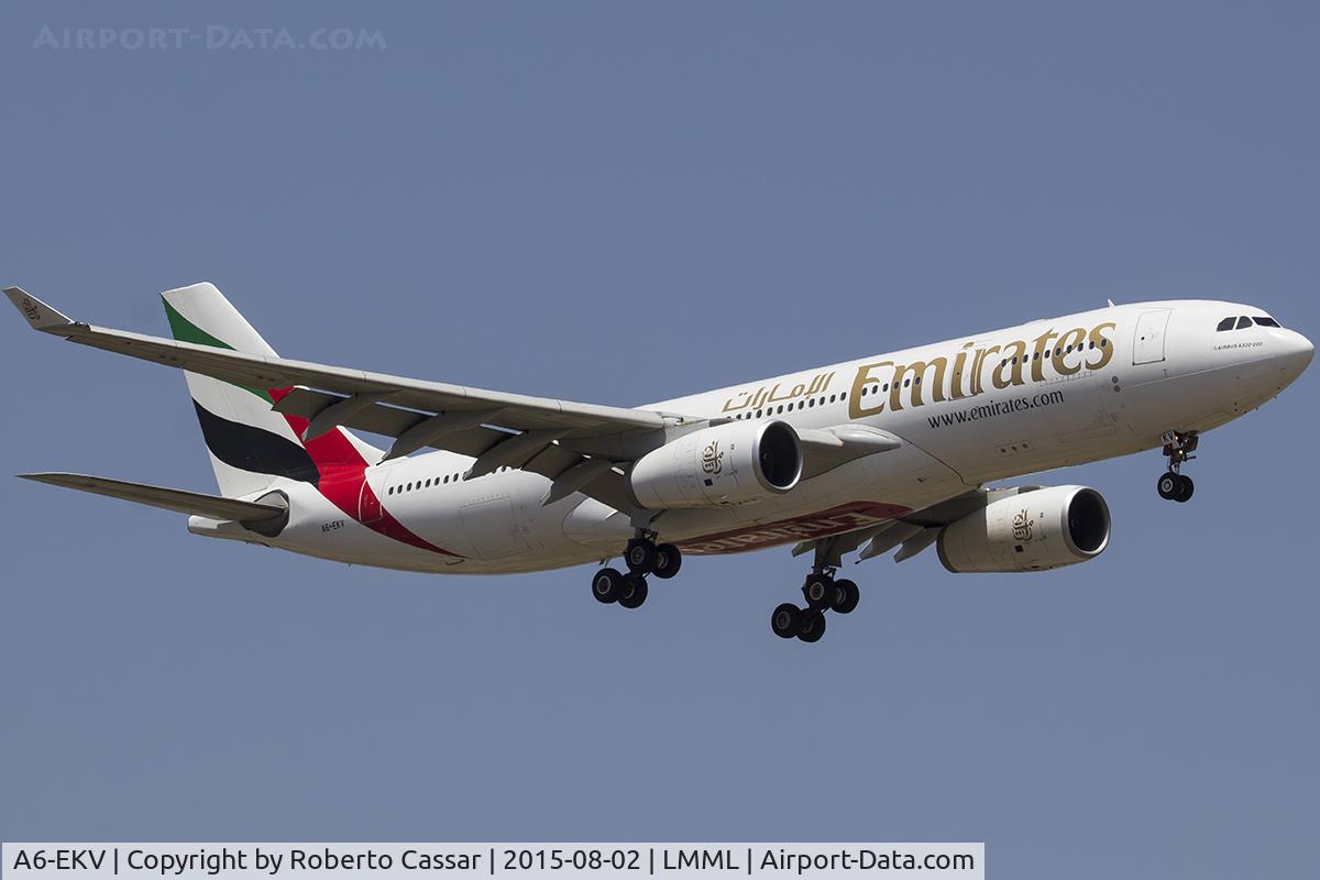 A6-EKV, 1999 Airbus A330-243 C/N 314, Runway 13