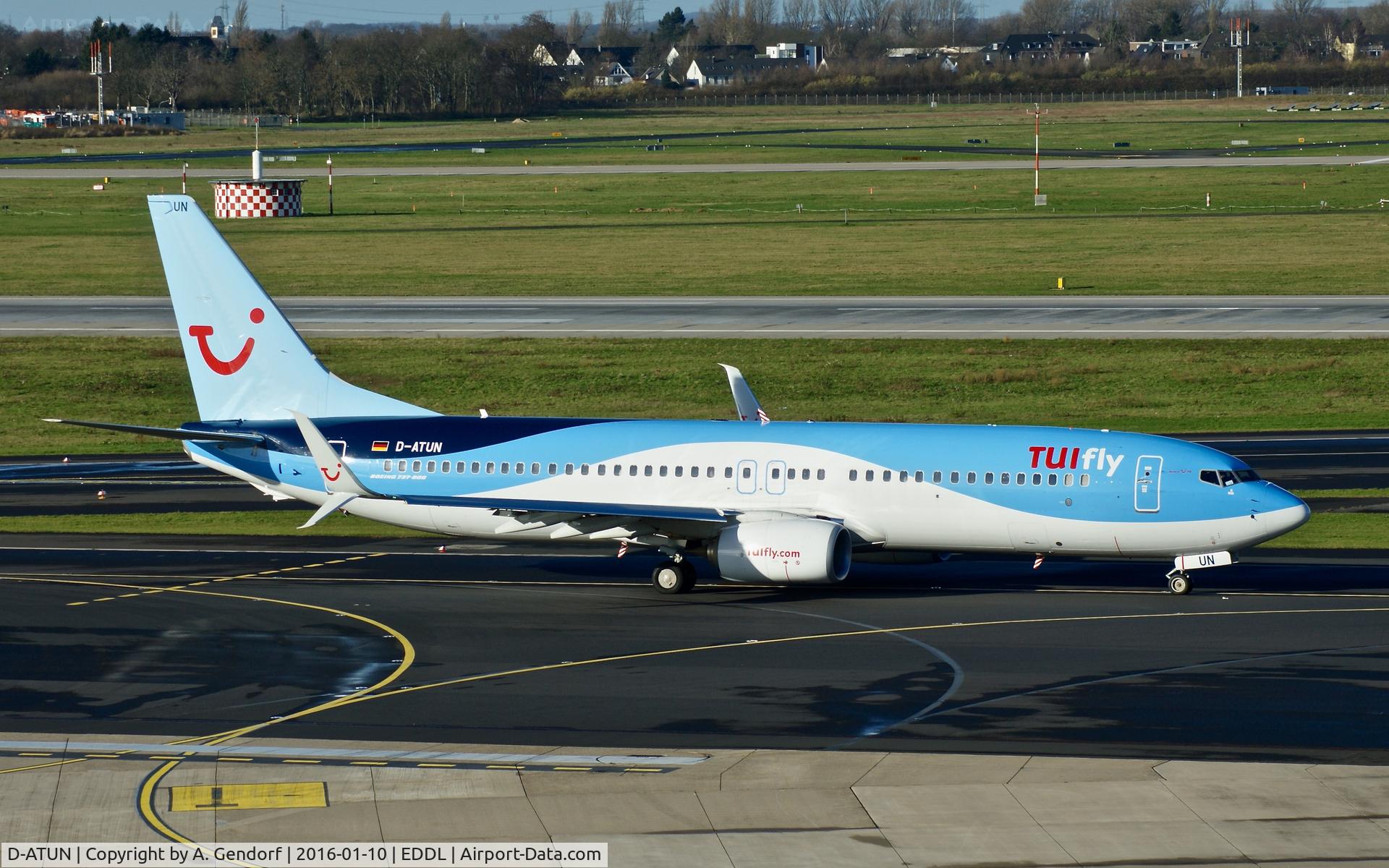 D-ATUN, 2015 Boeing 737-8K5 C/N 41660, TUIfly, seen here taxiing at Düsseldorf Int'l(EDDL)