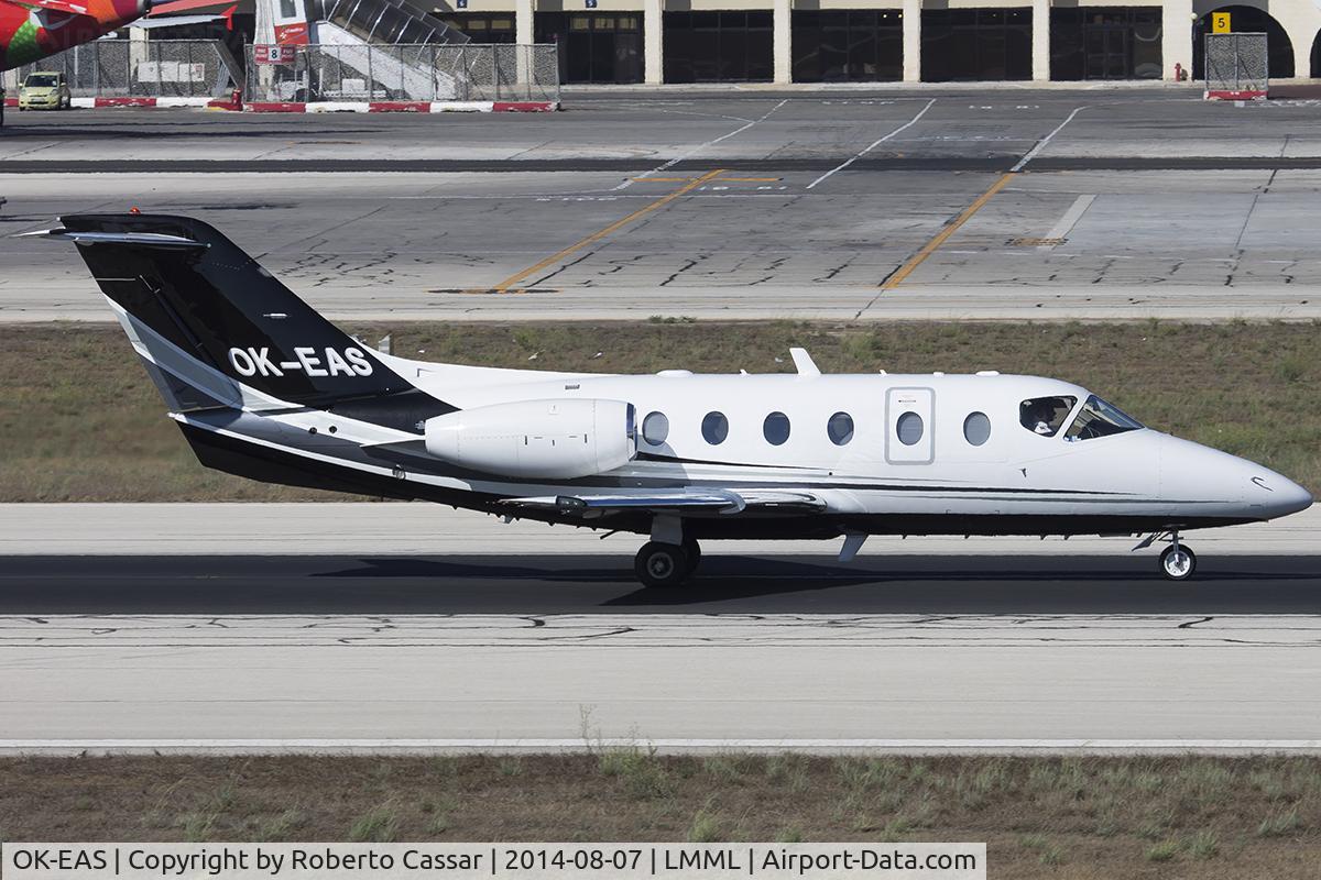 OK-EAS, 1998 Beech 400XT Nextant Beechjet C/N RK-180, Runway 13