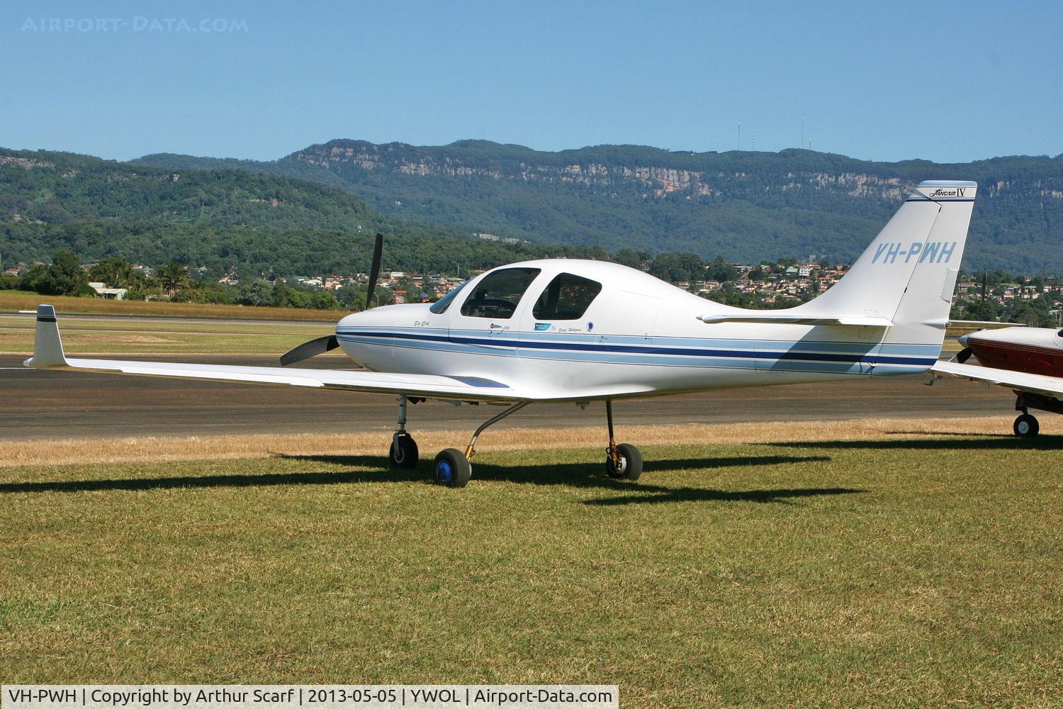 VH-PWH, 1999 Lancair IV C/N N371, VH-PWH Albion Park NSW 2013 - Wings over Illawarra