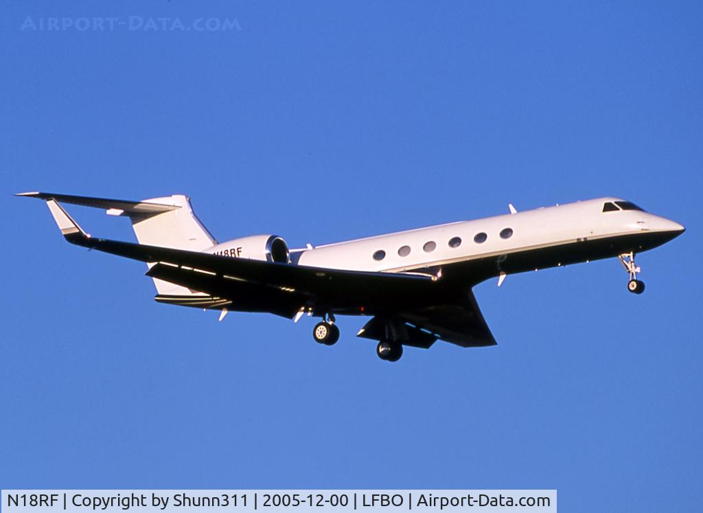 N18RF, 2001 Gulfstream Aerospace G-V C/N 628, Landing rwy 14R