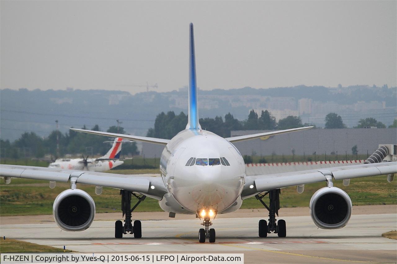 F-HZEN, 2012 Airbus A330-343X C/N 1376, Airbus A330-343X, Holding point rwy 08, Paris-Orly airport (LFPO-ORY)