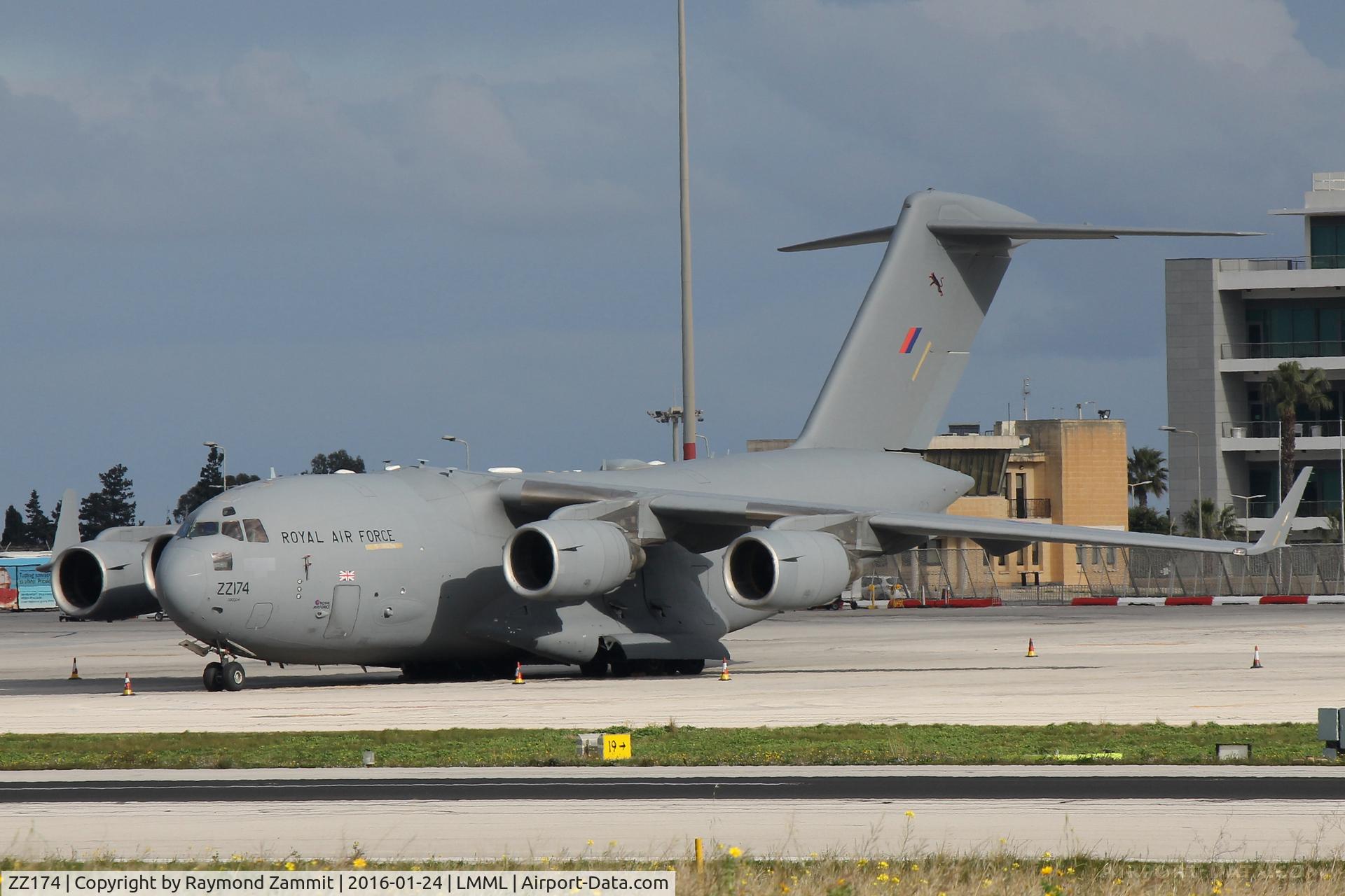 ZZ174, 2001 Boeing C-17A Globemaster III C/N F-081, Boeing C-17A Globemaster III ZZ174 Royal Air Force